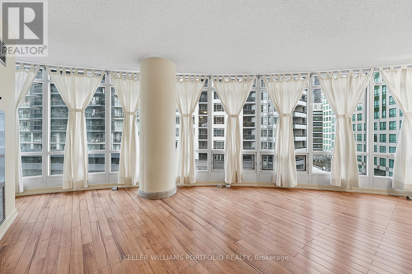 810 - 361 Front Street W, Toronto, Ontario  M5V 3R5 - Photo 21 - C12716734