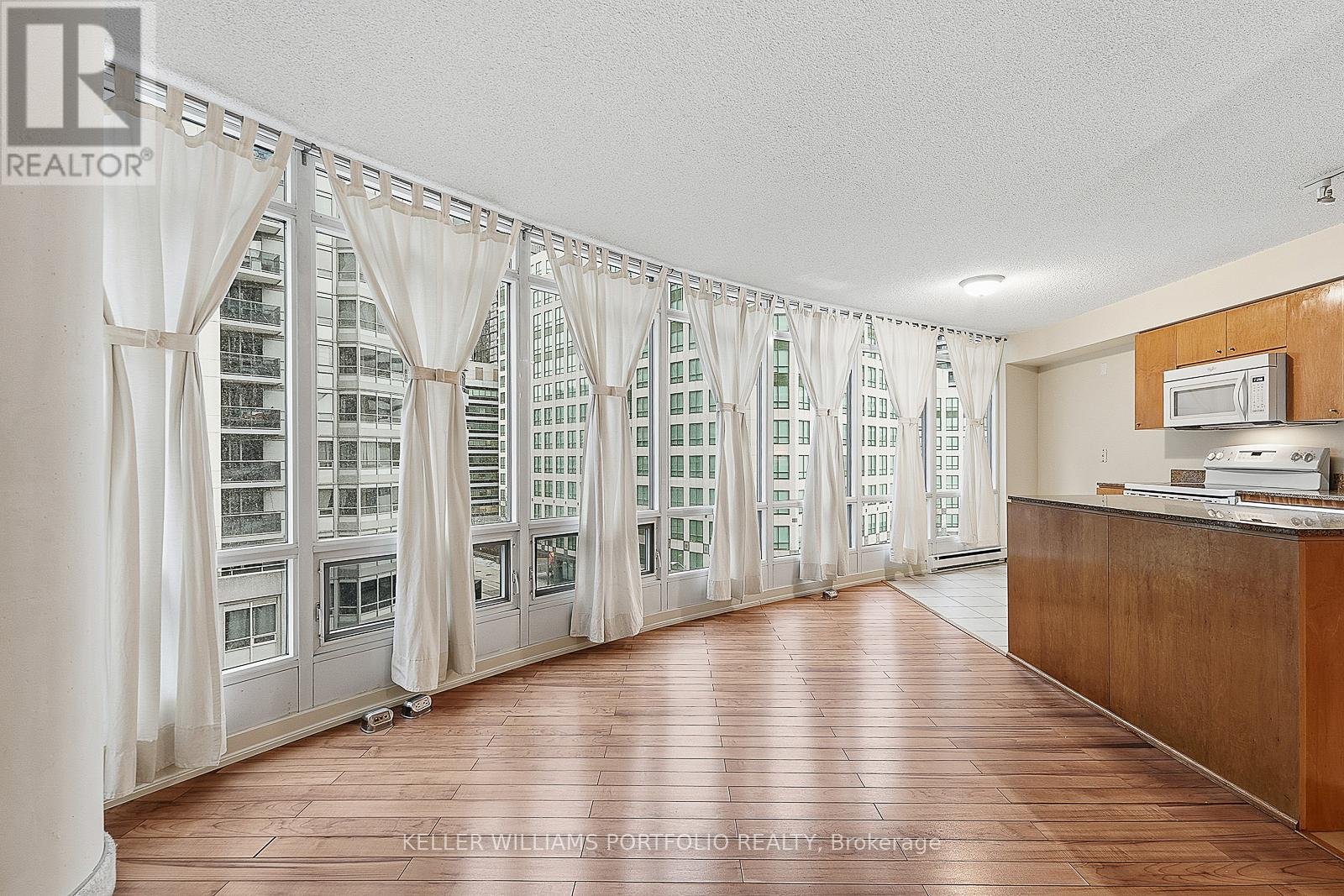 810 - 361 Front Street W, Toronto, Ontario  M5V 3R5 - Photo 22 - C12716734