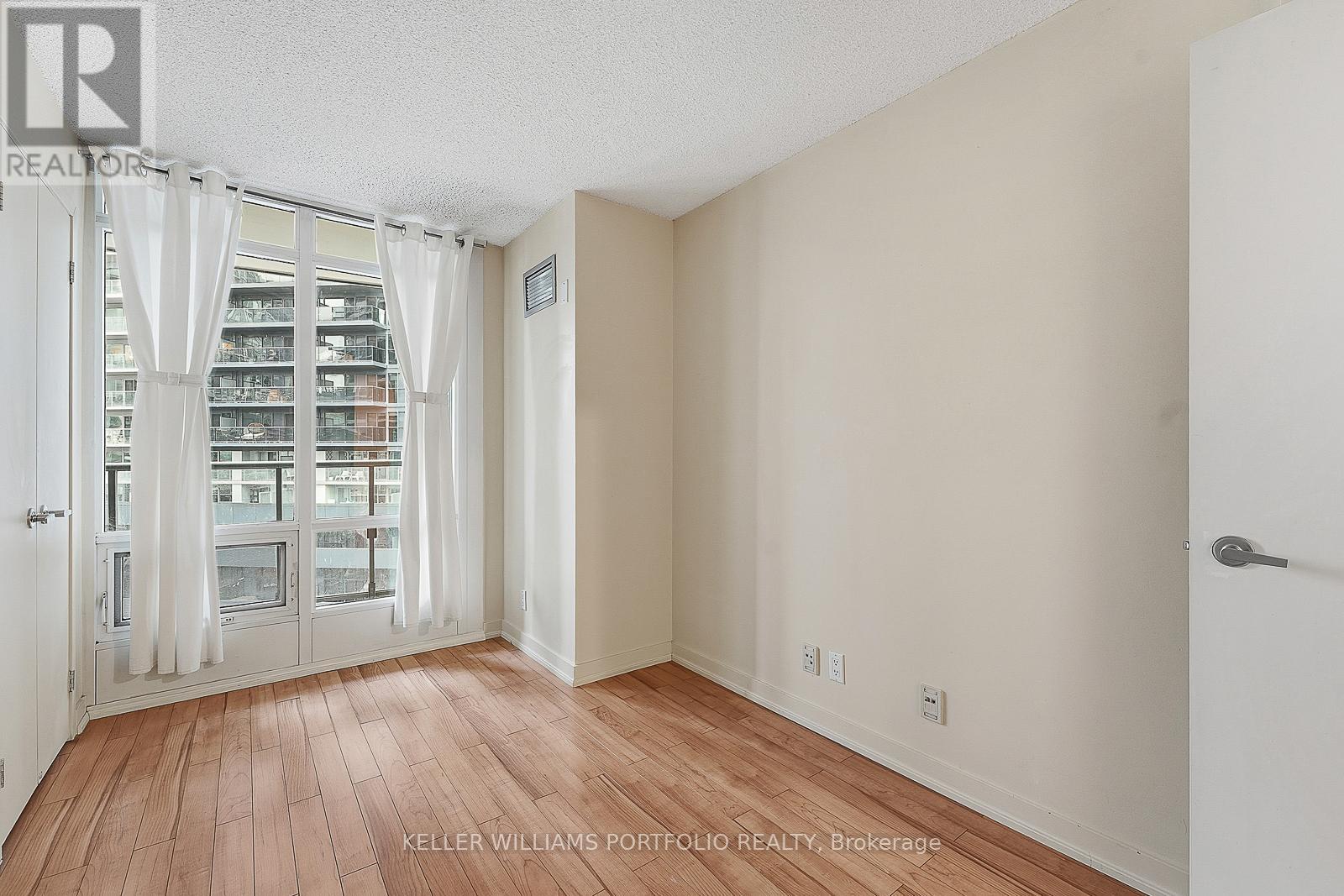 810 - 361 Front Street W, Toronto, Ontario  M5V 3R5 - Photo 25 - C12716734