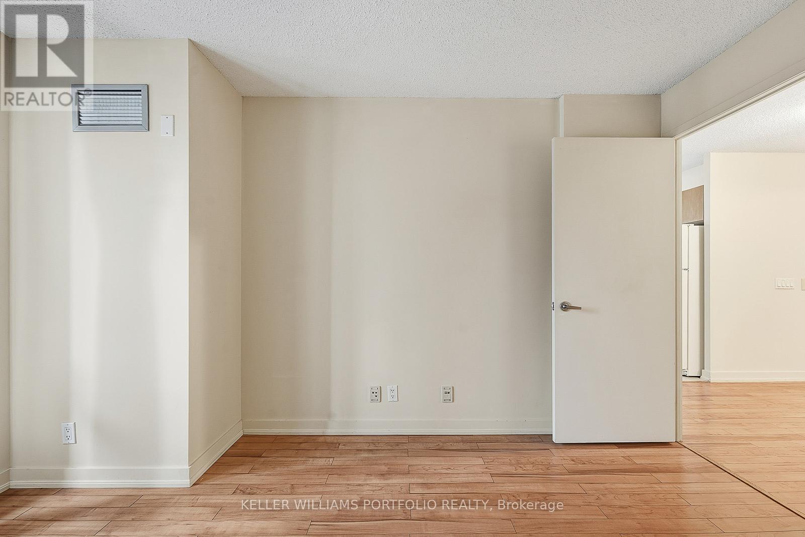 810 - 361 Front Street W, Toronto, Ontario  M5V 3R5 - Photo 26 - C12716734