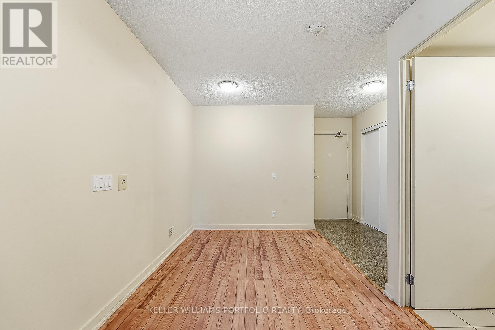 810 - 361 Front Street W, Toronto, Ontario  M5V 3R5 - Photo 9 - C12716734