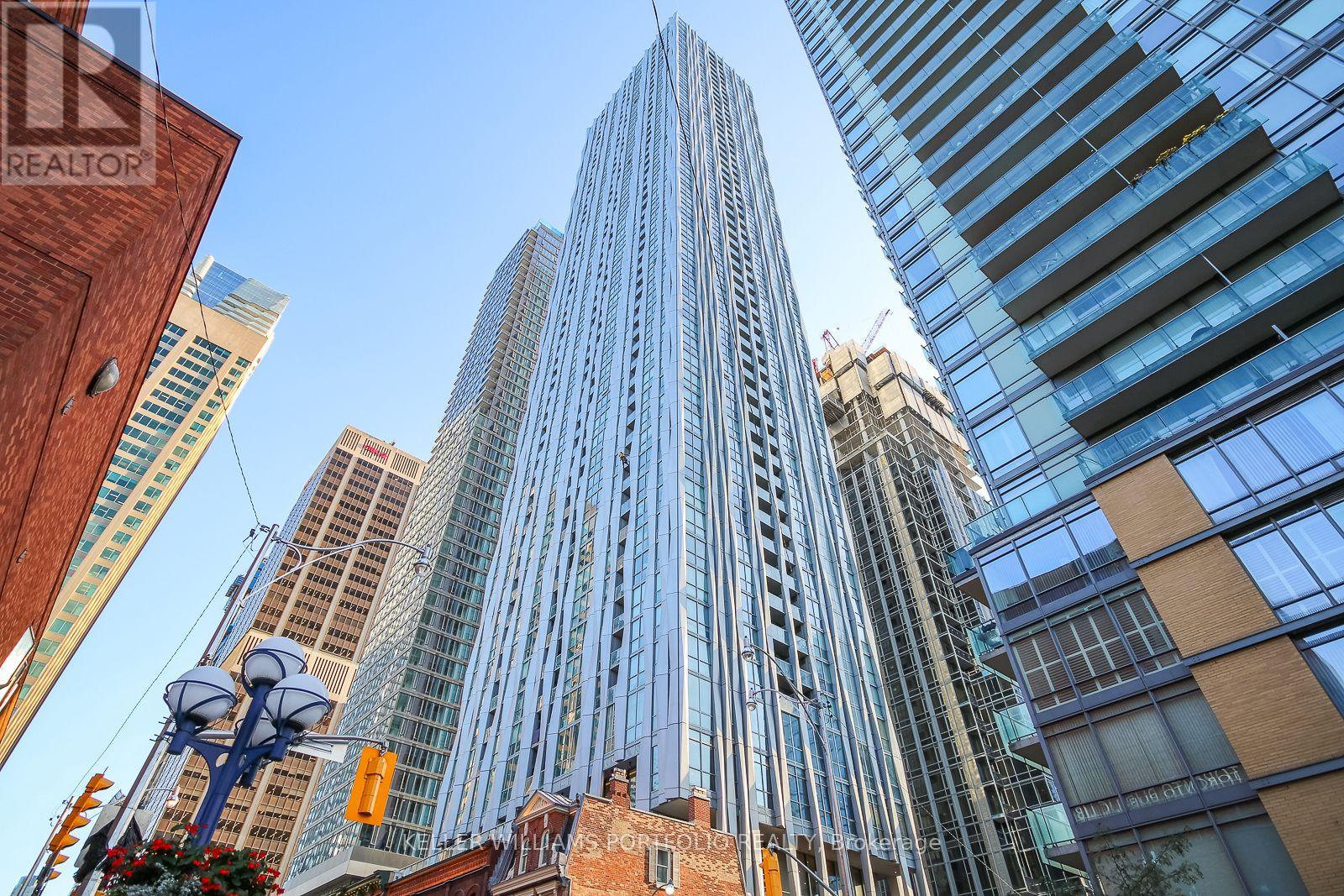 4811 - 1 YORKVILLE AVENUE, Toronto, Ontario