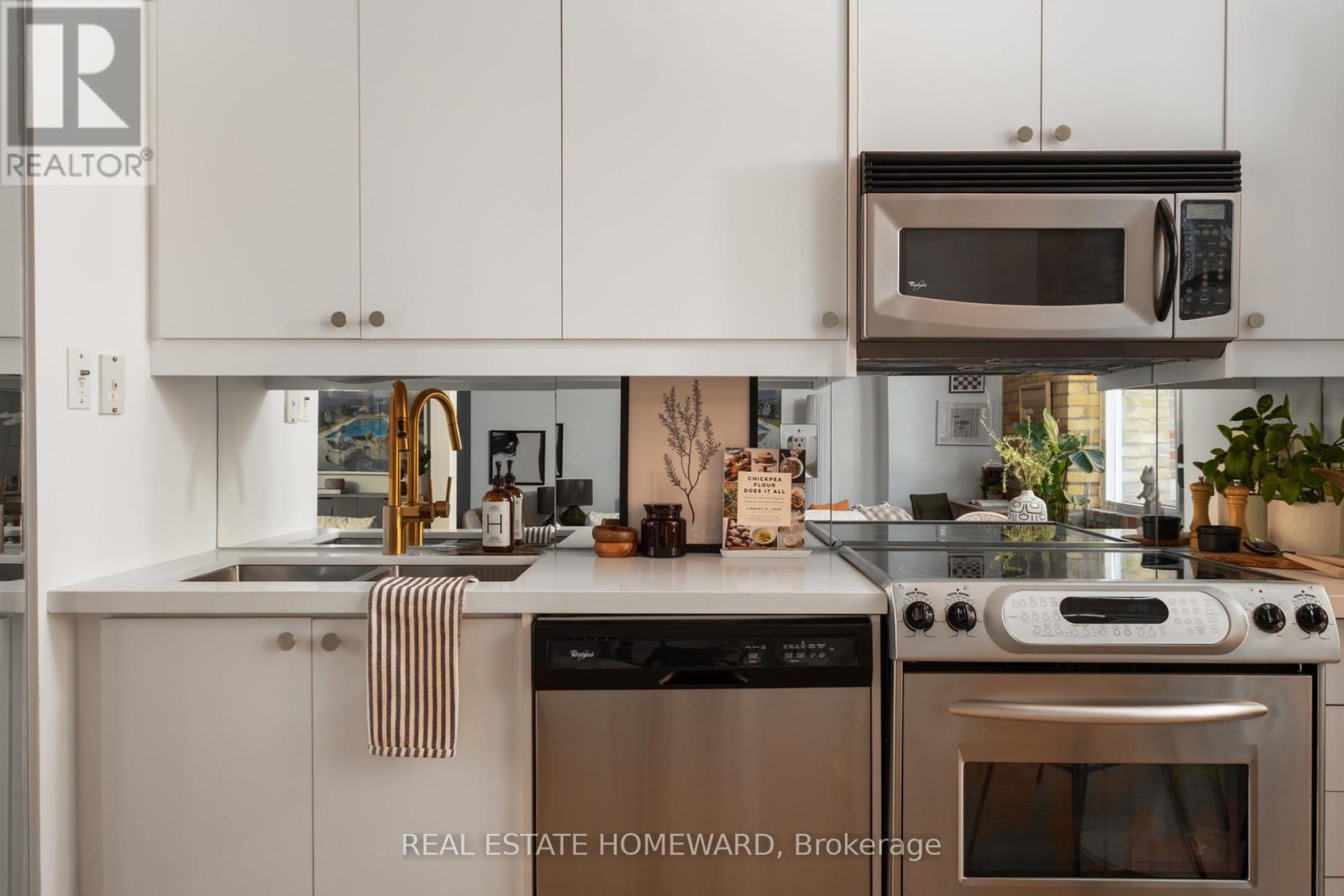 321 - 955 Queen Street W, Toronto, Ontario  M6J 3X5 - Photo 8 - C12716864