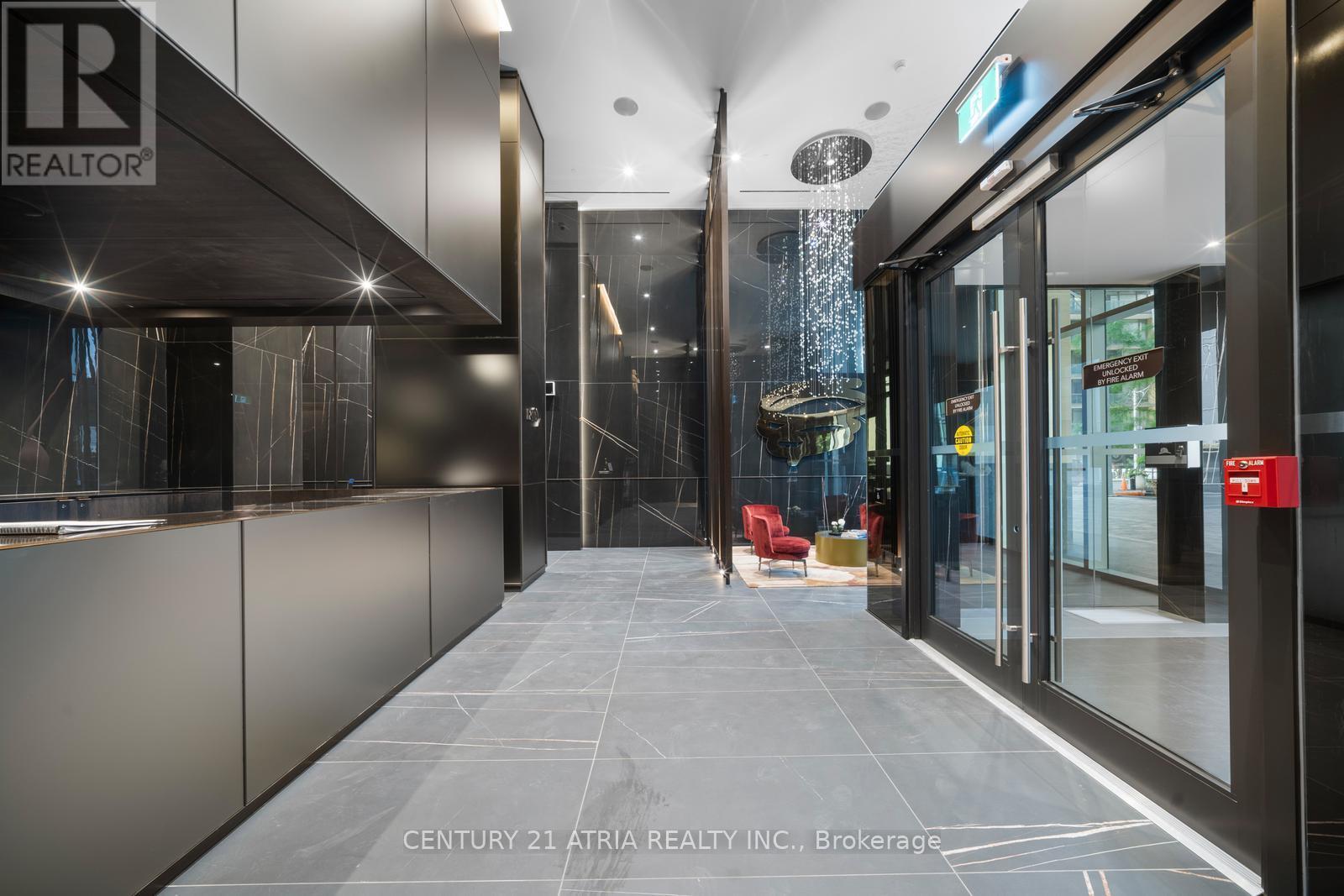 6209 - 11 Yorkville Avenue, Toronto, Ontario  M4W 0B7 - Photo 4 - C12716870