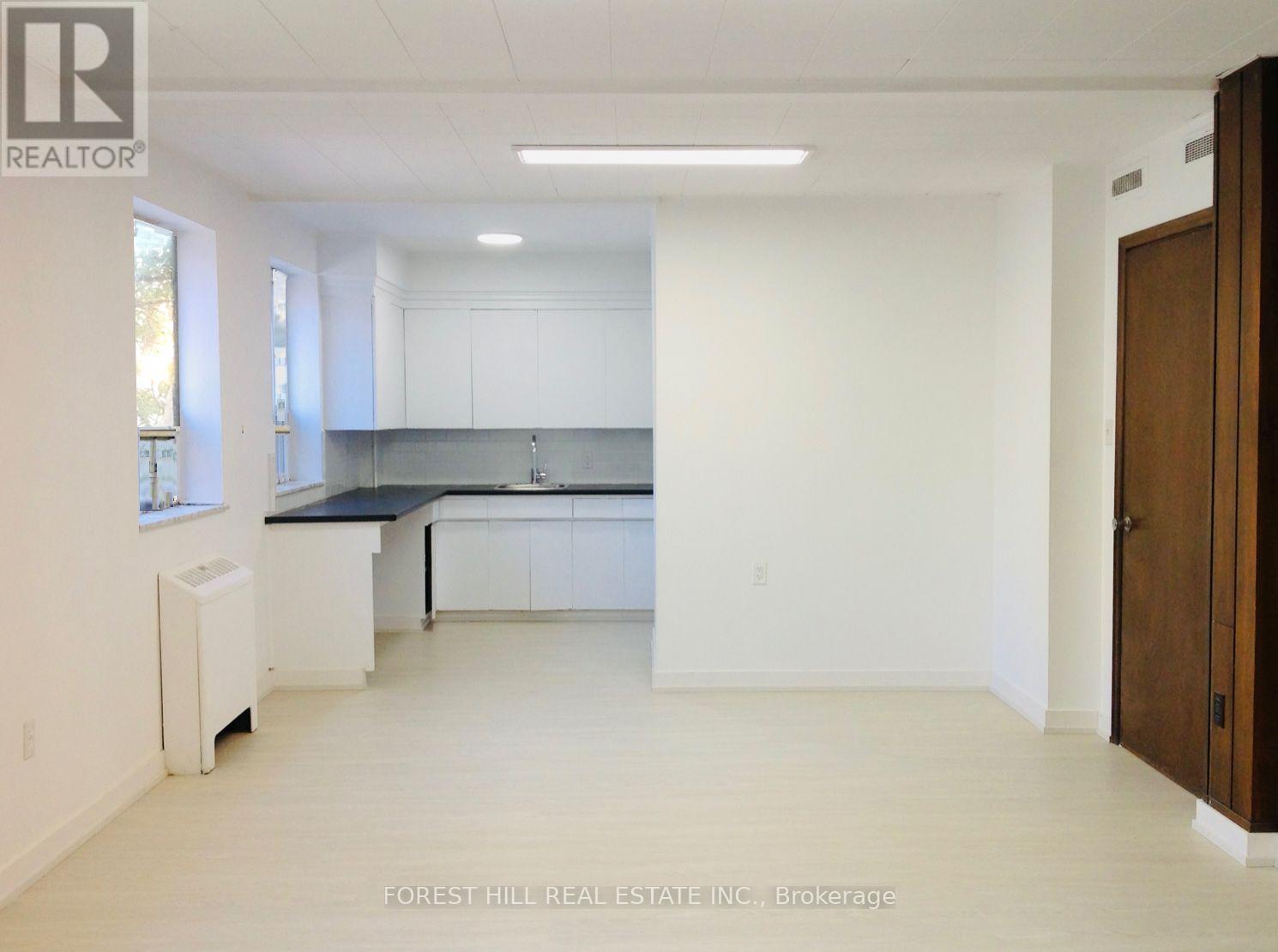 200 - 226 Bathurst Street, Toronto, Ontario  M5T 2R9 - Photo 17 - C12716920