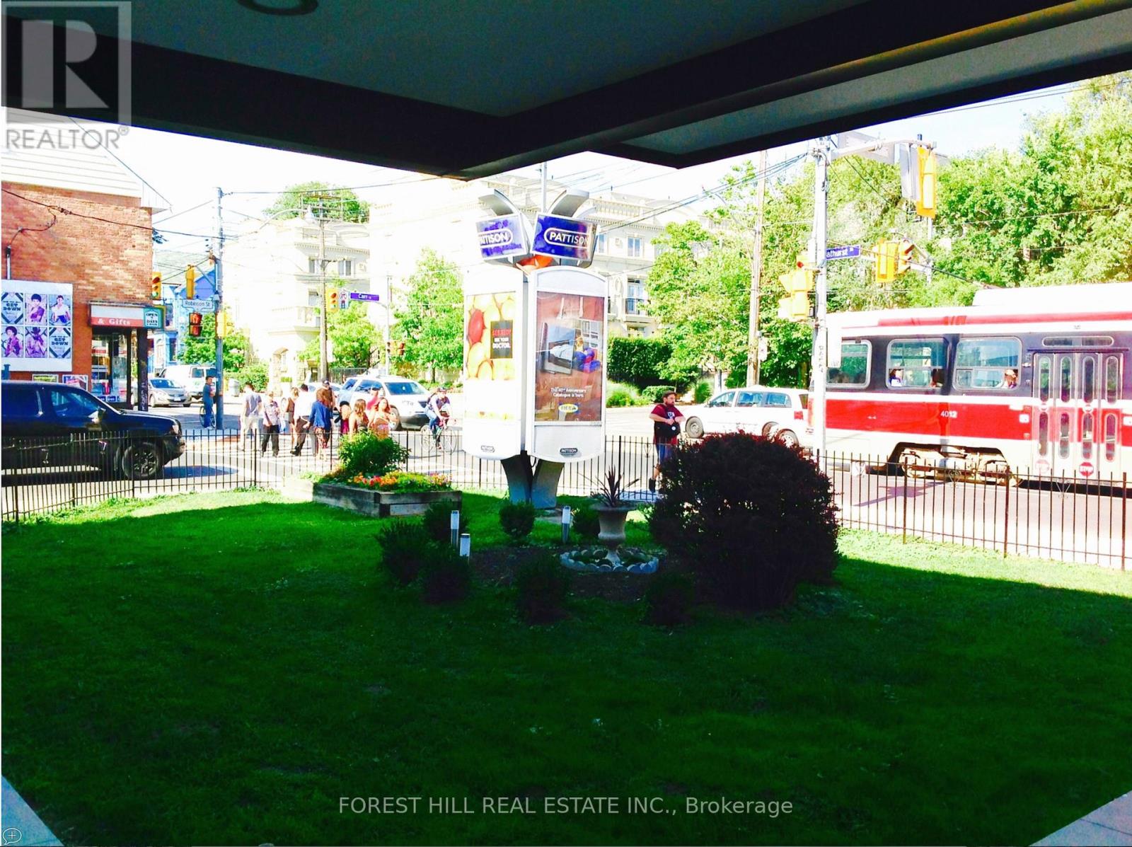 200 - 226 Bathurst Street, Toronto, Ontario  M5T 2R9 - Photo 18 - C12716920