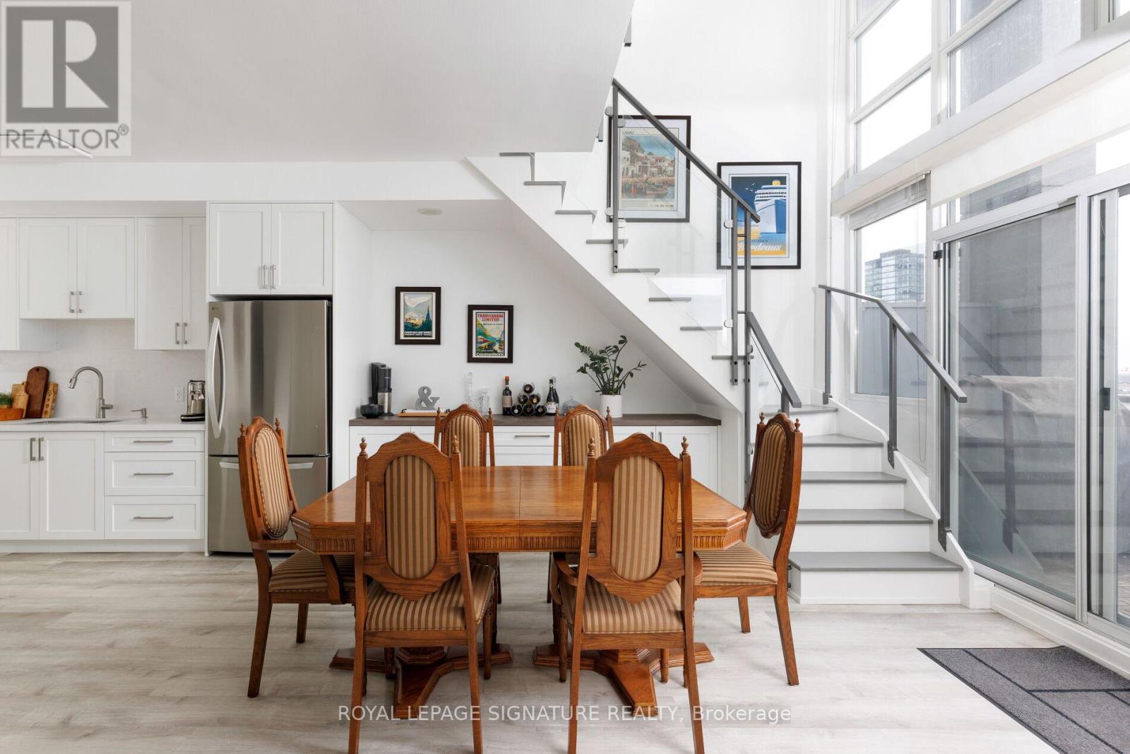 717 - 1 Shaw Street, Toronto, Ontario  M6K 0A1 - Photo 2 - C12716922