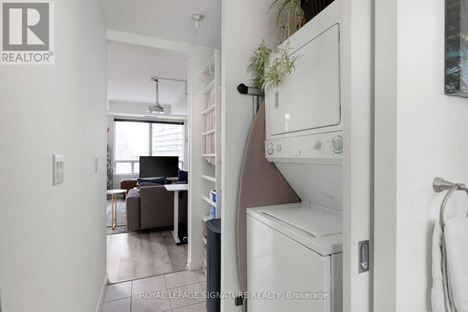 717 - 1 Shaw Street, Toronto, Ontario  M6K 0A1 - Photo 22 - C12716922