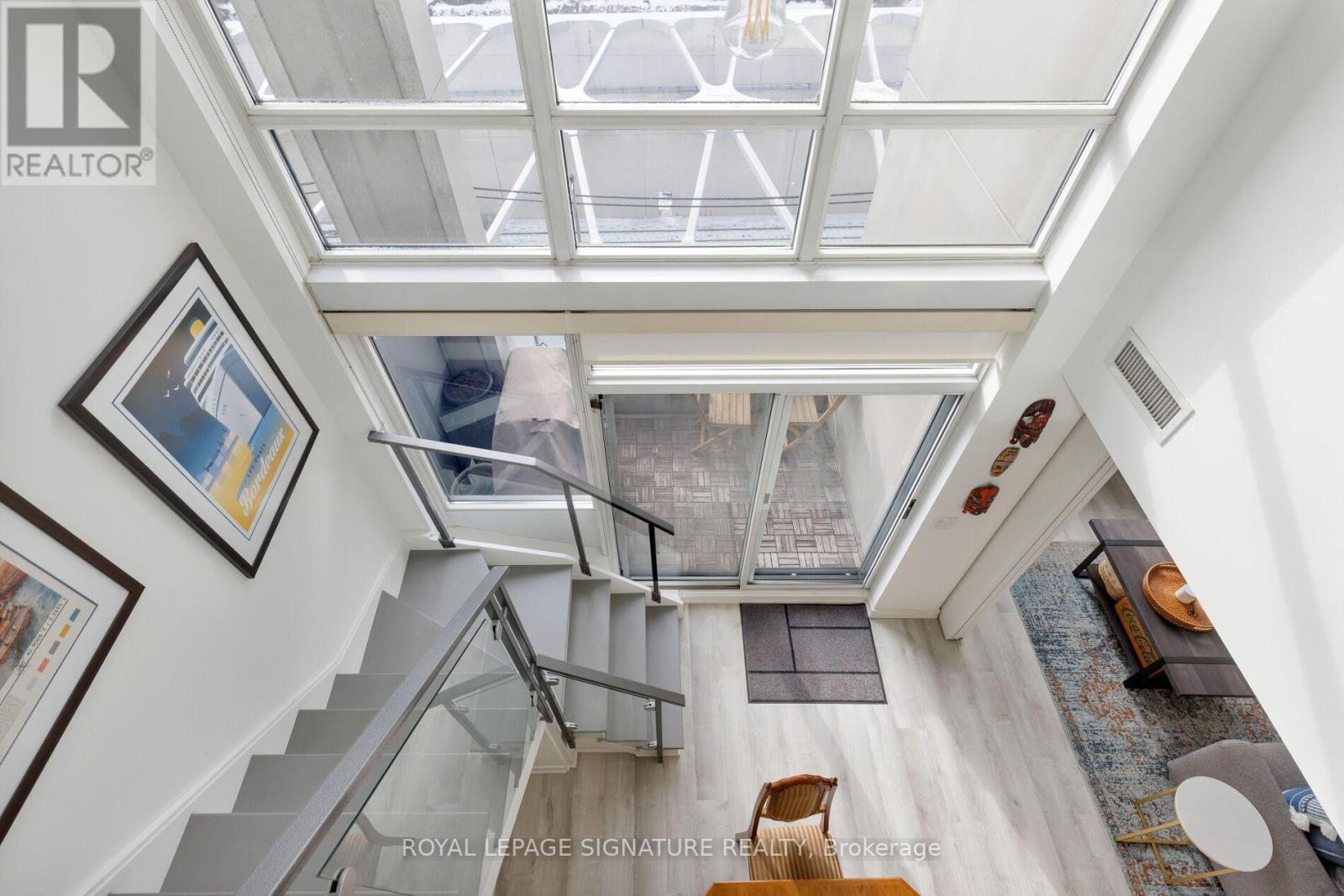 717 - 1 Shaw Street, Toronto, Ontario  M6K 0A1 - Photo 3 - C12716922