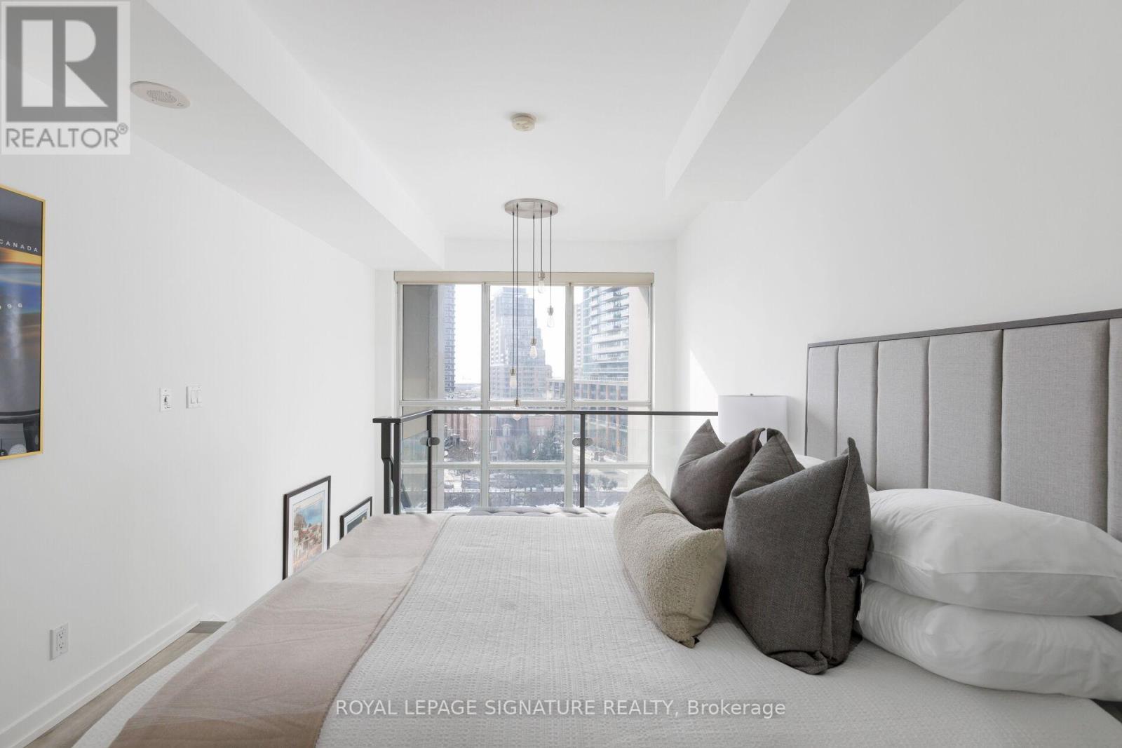 717 - 1 Shaw Street, Toronto, Ontario  M6K 0A1 - Photo 32 - C12716922