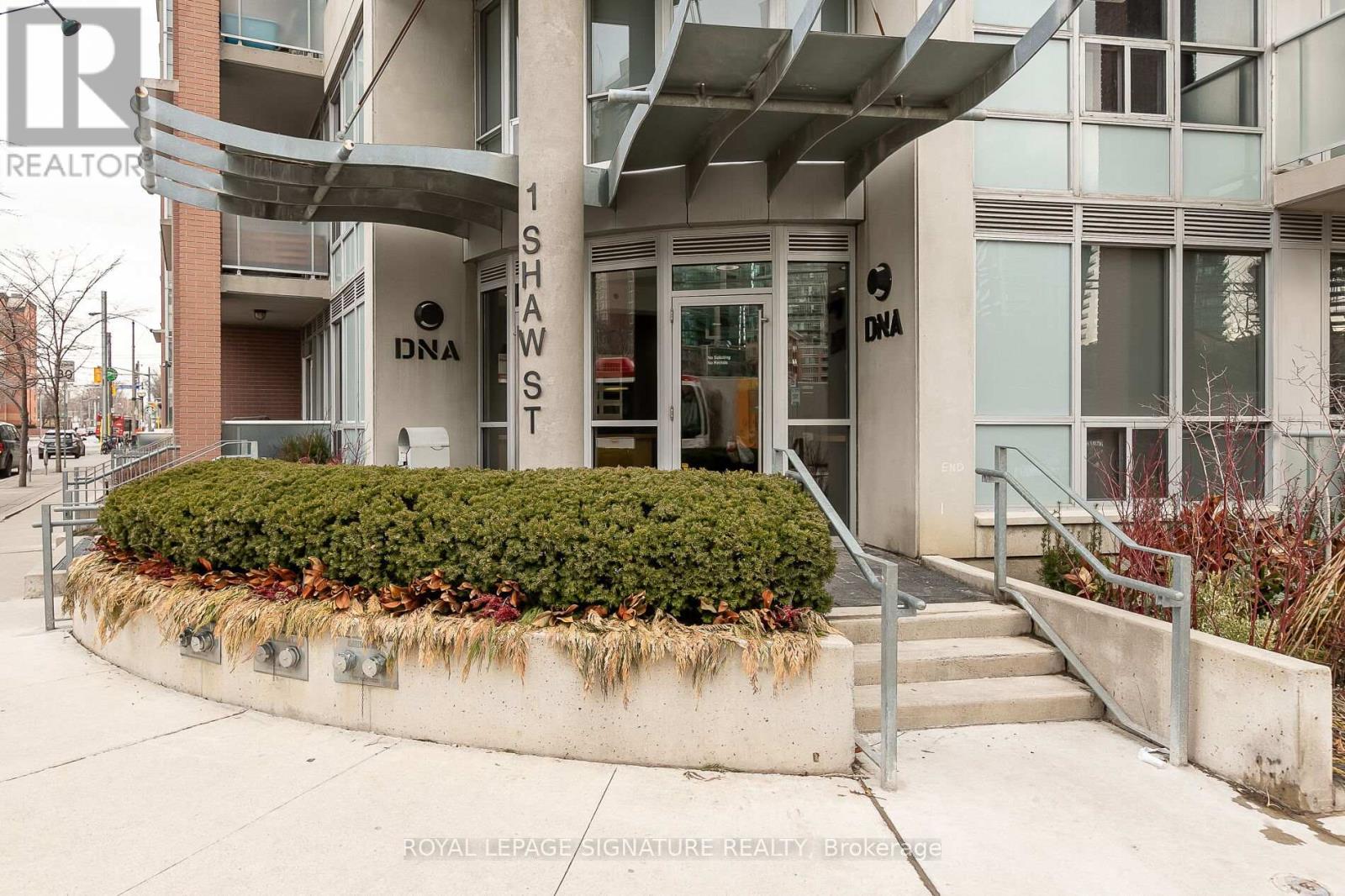 717 - 1 Shaw Street, Toronto, Ontario  M6K 0A1 - Photo 40 - C12716922