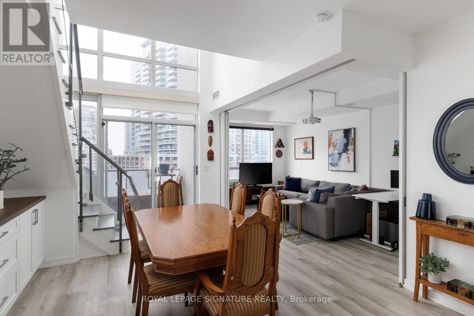 717 - 1 Shaw Street, Toronto, Ontario  M6K 0A1 - Photo 5 - C12716922