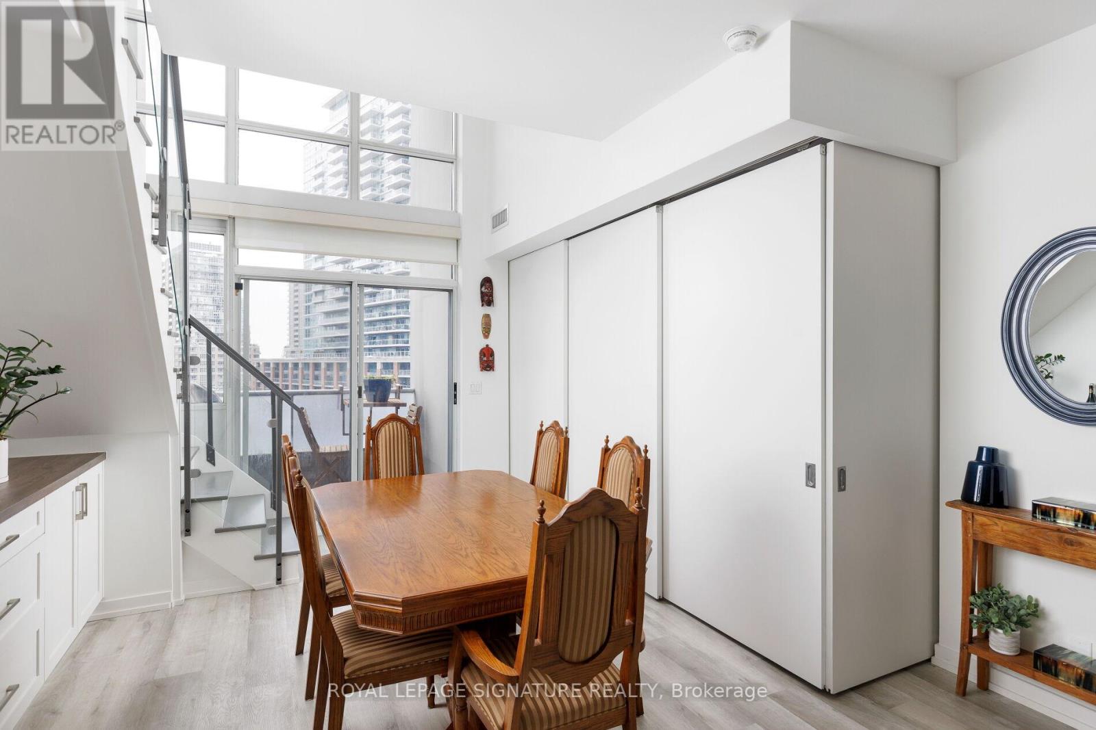 717 - 1 Shaw Street, Toronto, Ontario  M6K 0A1 - Photo 6 - C12716922