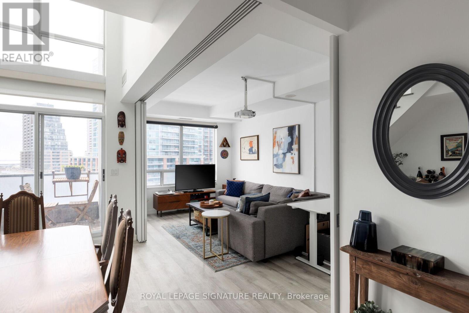 717 - 1 Shaw Street, Toronto, Ontario  M6K 0A1 - Photo 7 - C12716922