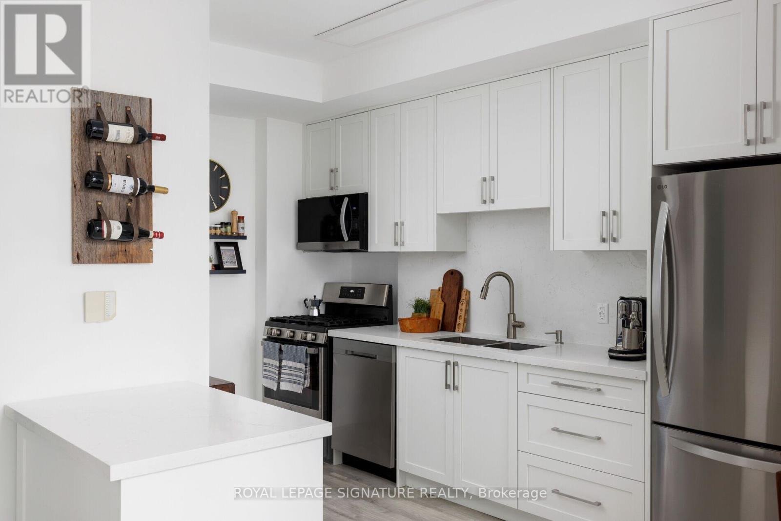 717 - 1 Shaw Street, Toronto, Ontario  M6K 0A1 - Photo 9 - C12716922