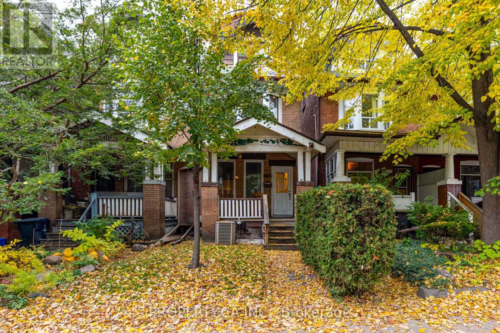 MAIN - 238 SAINT CLARENS AVENUE, Toronto, Ontario