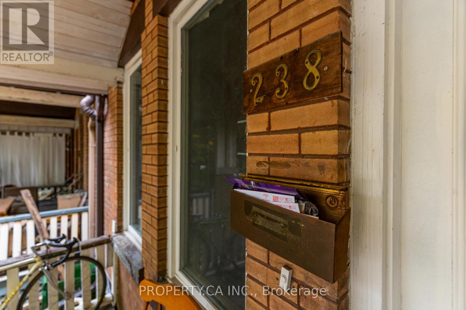 Main - 238 Saint Clarens Avenue, Toronto, Ontario  M6H 3W3 - Photo 2 - C12716946