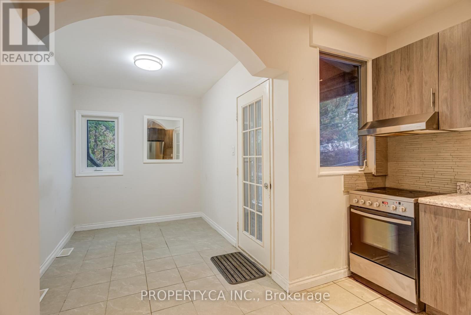 Main - 238 Saint Clarens Avenue, Toronto, Ontario  M6H 3W3 - Photo 8 - C12716946