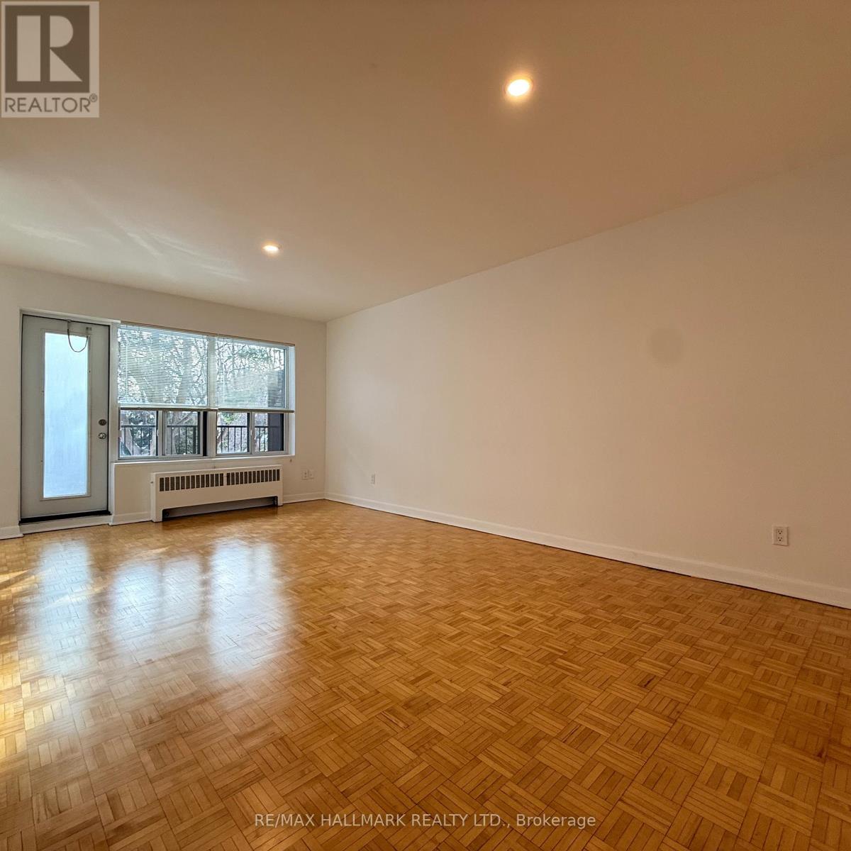 208 - 28 Upper Canada Drive, Toronto, Ontario  M2P 1R9 - Photo 3 - C12717020