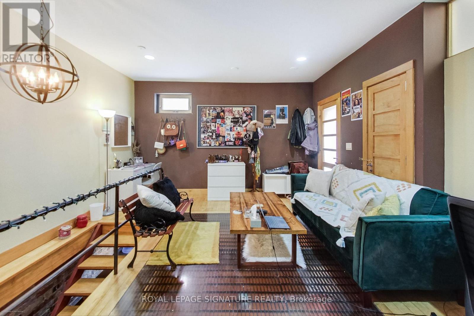 MAIN - 6 LITTLEHAYES LANE, Toronto, Ontario