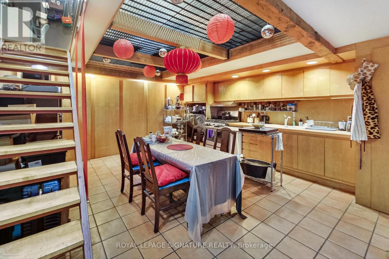 Main - 6 Littlehayes Lane, Toronto, Ontario  M5T 1L8 - Photo 9 - C12717034