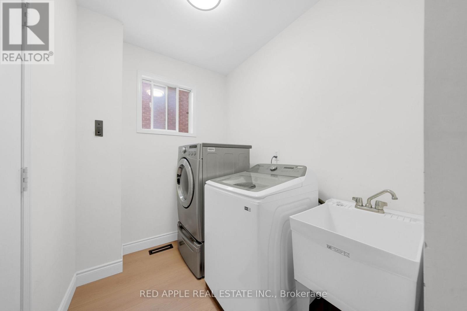 131 Northgate Drive, Bradford West Gwillimbury, Ontario  L3Z 2Z7 - Photo 11 - N12712158