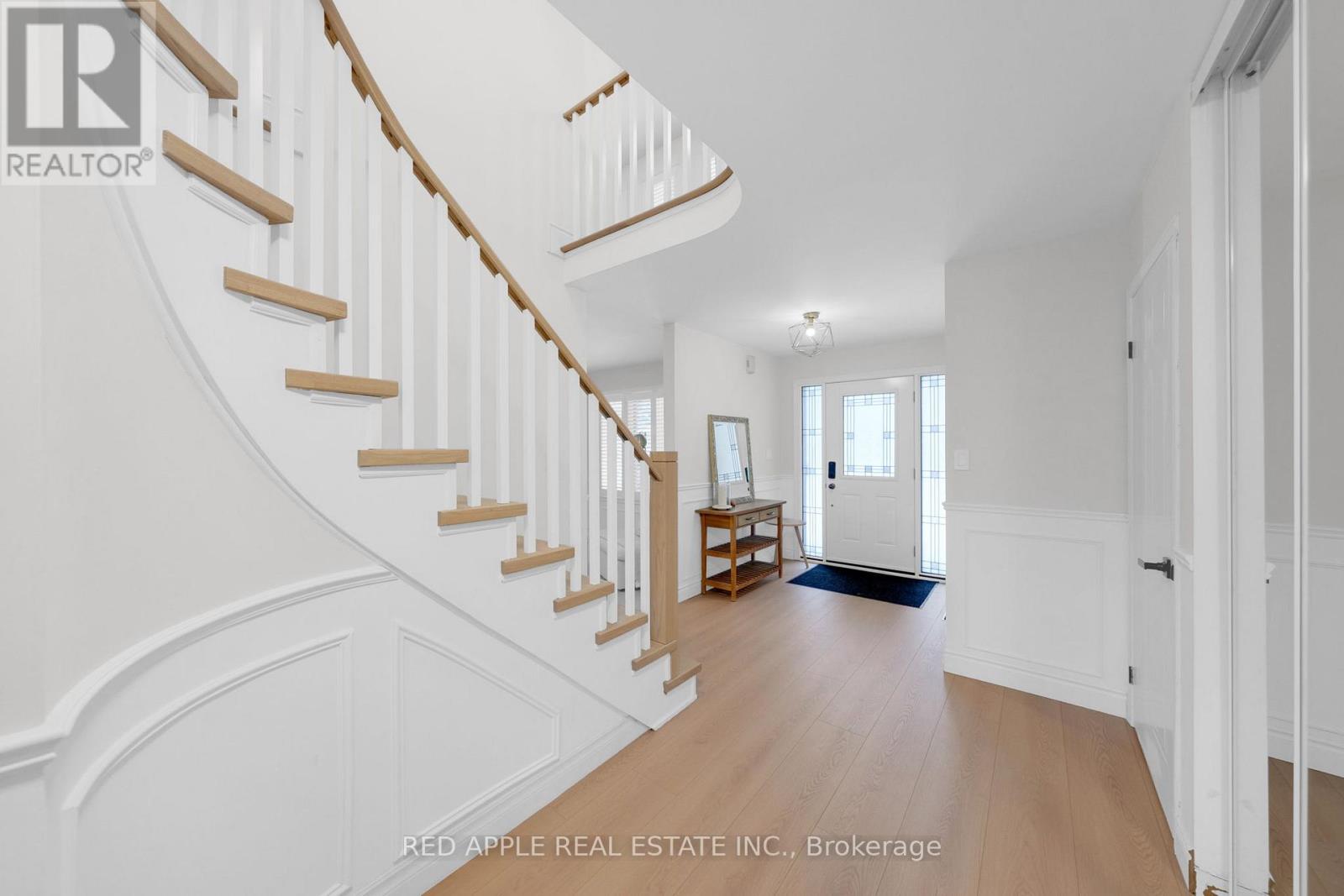 131 Northgate Drive, Bradford West Gwillimbury, Ontario  L3Z 2Z7 - Photo 4 - N12712158