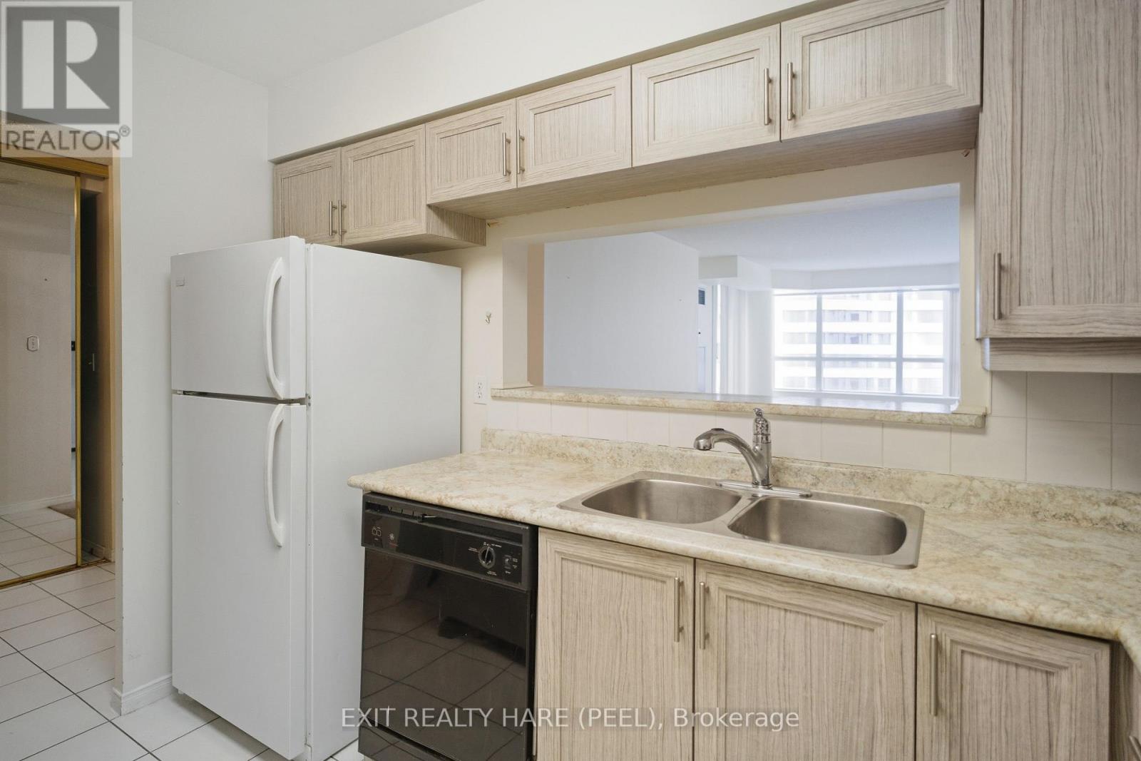 618 - 11 Townsgate Drive, Vaughan, Ontario  L4J 8G4 - Photo 12 - N12716968