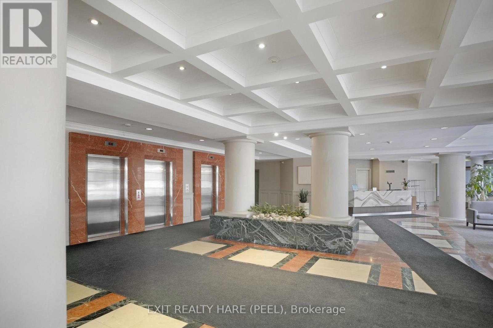 618 - 11 Townsgate Drive, Vaughan, Ontario  L4J 8G4 - Photo 3 - N12716968