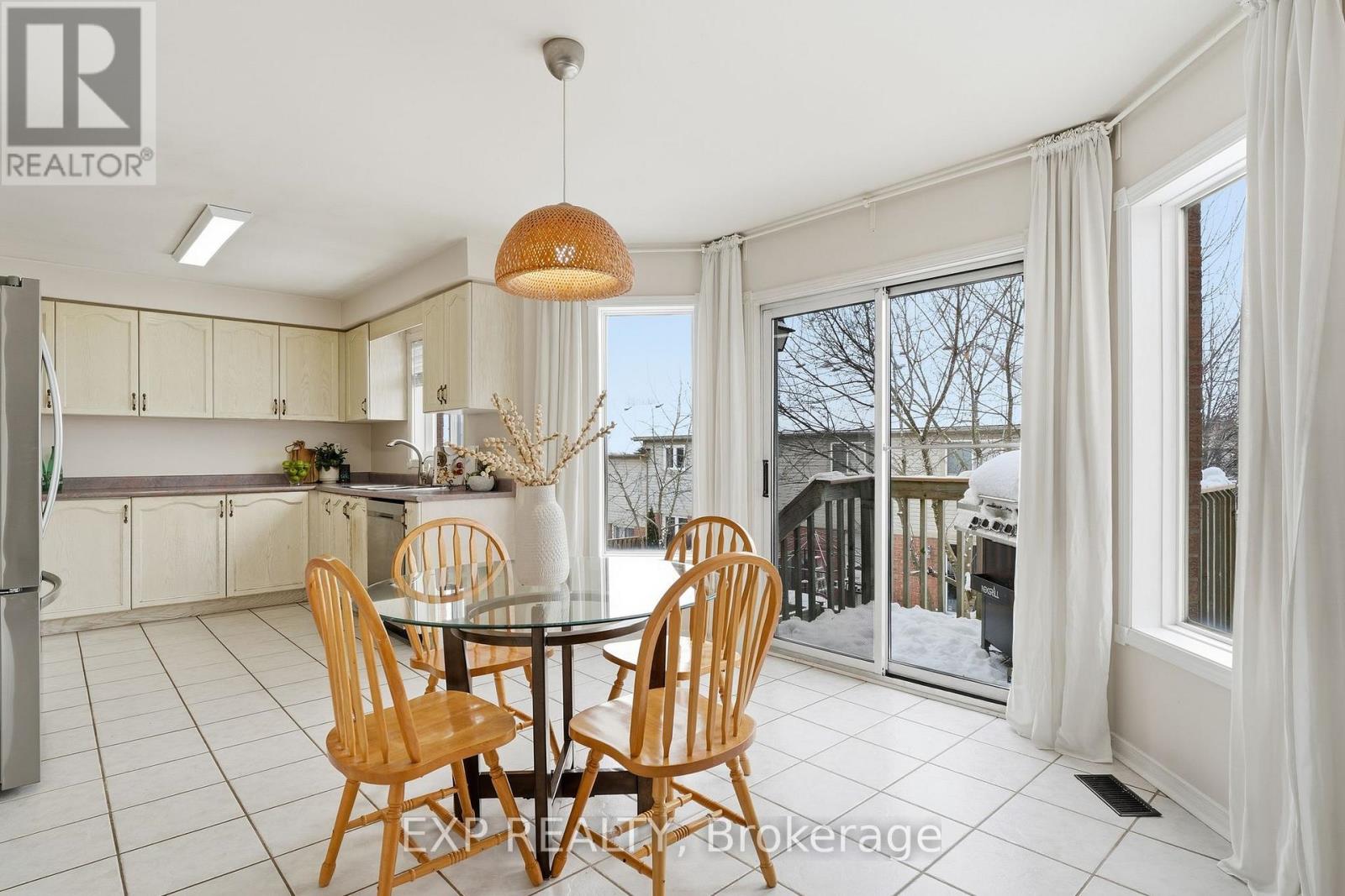 70 Brecken Drive, Georgina, Ontario  L4P 4A7 - Photo 12 - N12716990