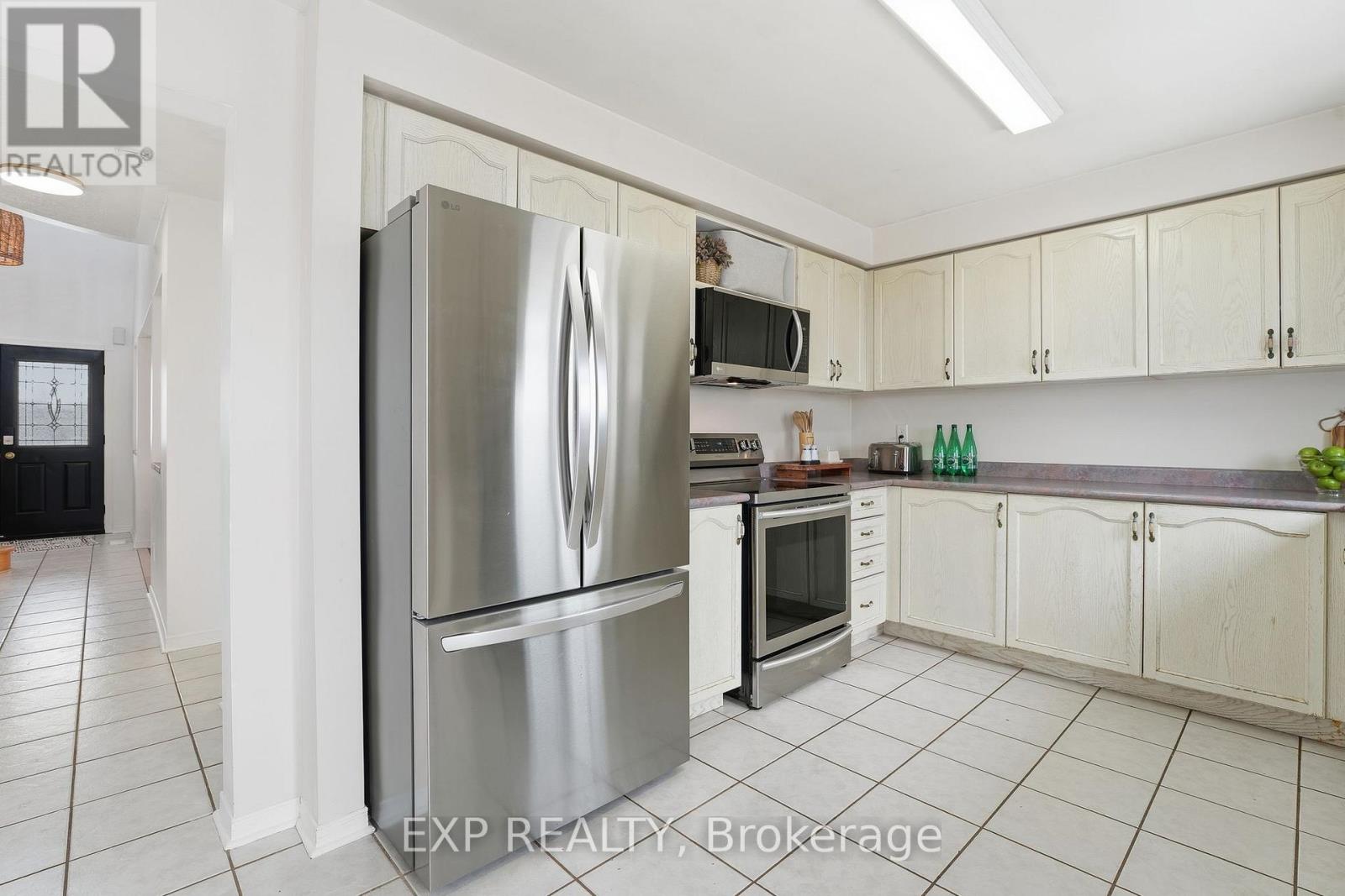 70 Brecken Drive, Georgina, Ontario  L4P 4A7 - Photo 16 - N12716990