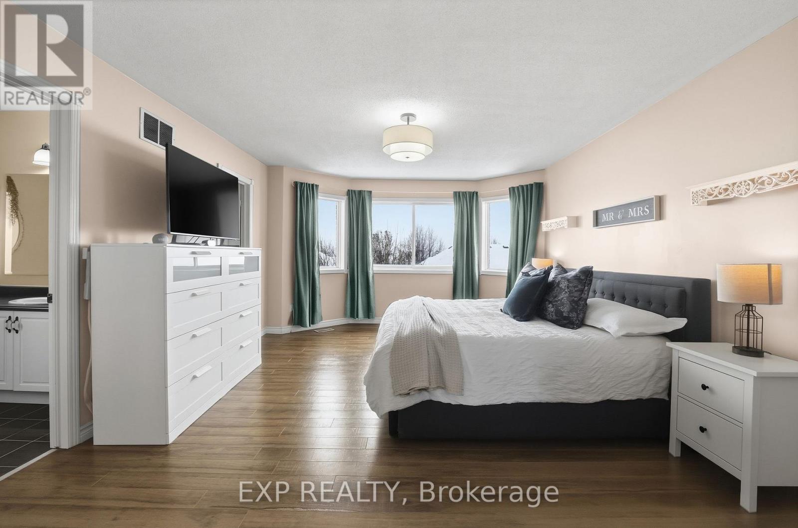 70 Brecken Drive, Georgina, Ontario  L4P 4A7 - Photo 26 - N12716990