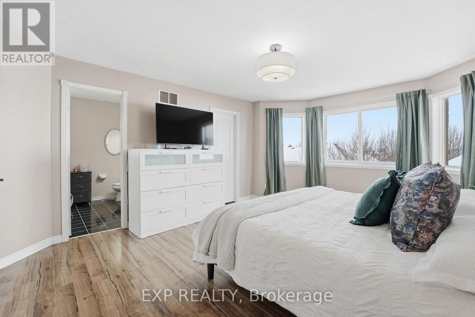 70 Brecken Drive, Georgina, Ontario  L4P 4A7 - Photo 28 - N12716990