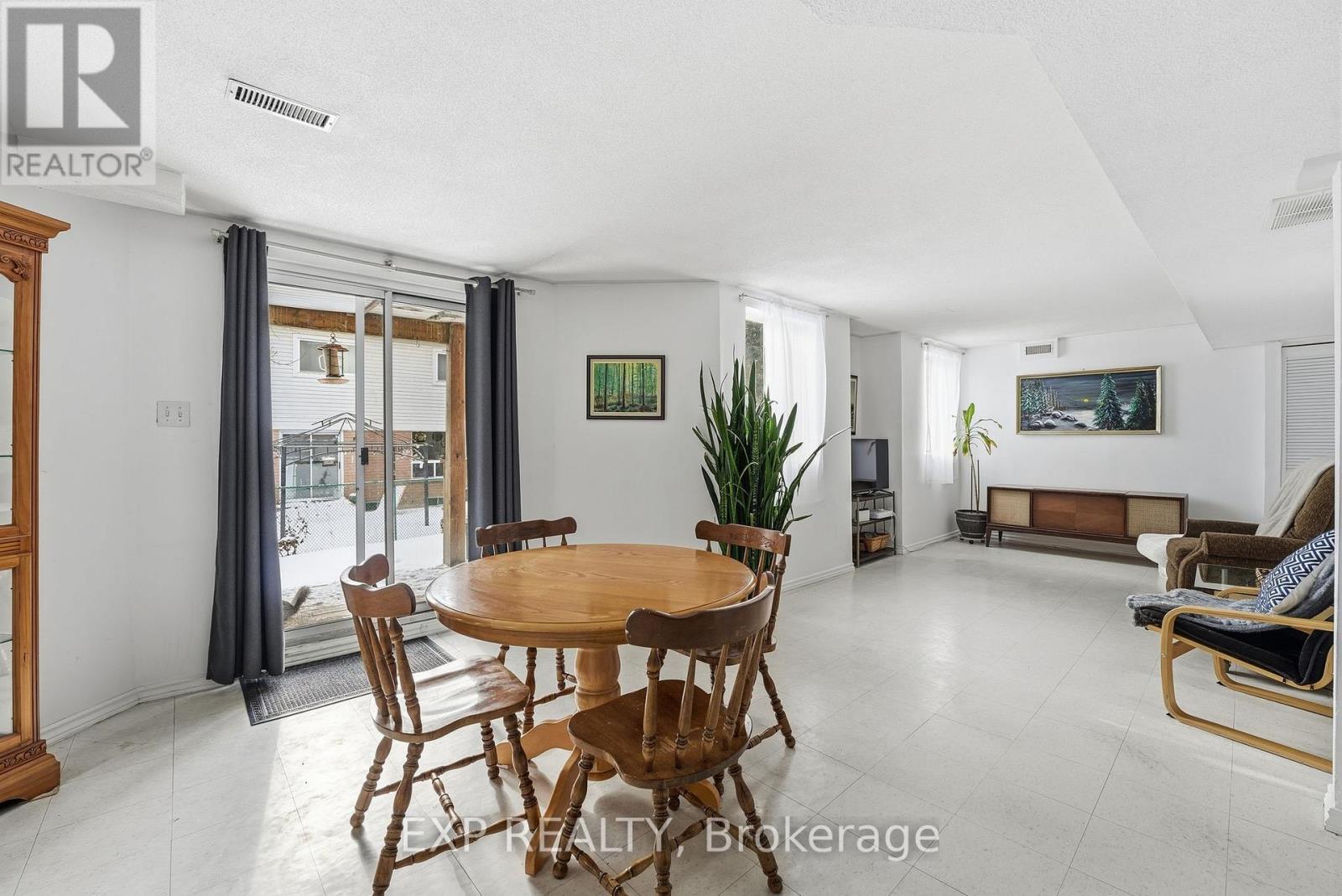 70 Brecken Drive, Georgina, Ontario  L4P 4A7 - Photo 40 - N12716990