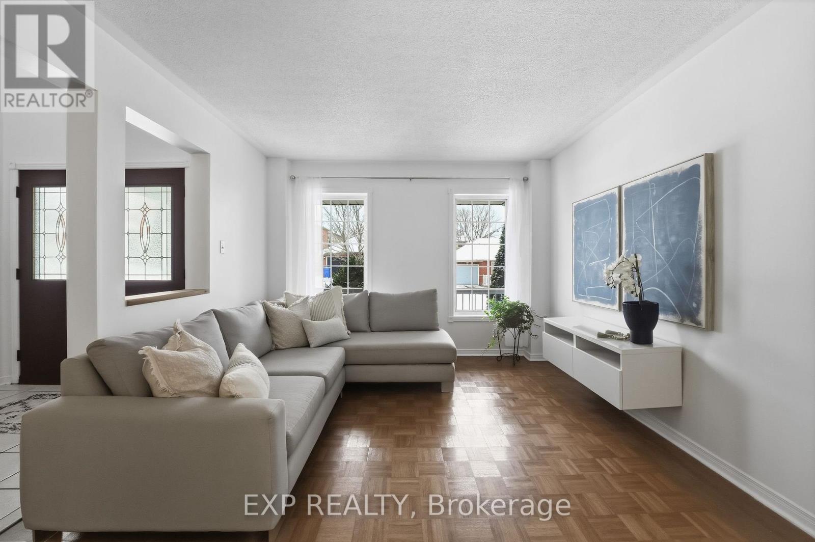 70 Brecken Drive, Georgina, Ontario  L4P 4A7 - Photo 8 - N12716990