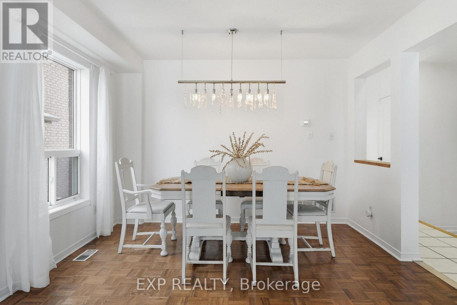 70 Brecken Drive, Georgina, Ontario  L4P 4A7 - Photo 9 - N12716990