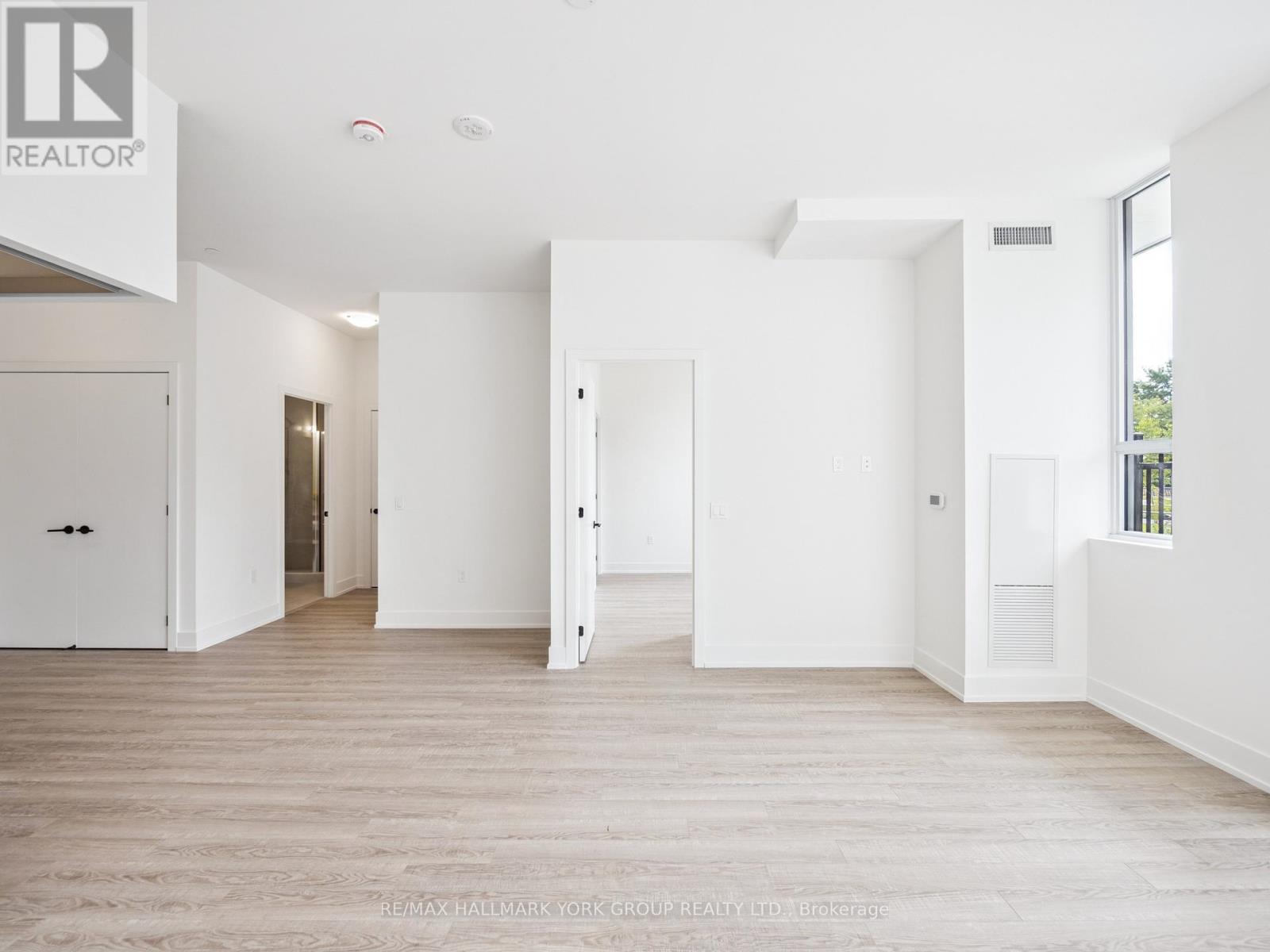 104 - 2075 King Road, King, Ontario  L7B 0R6 - Photo 18 - N12716994