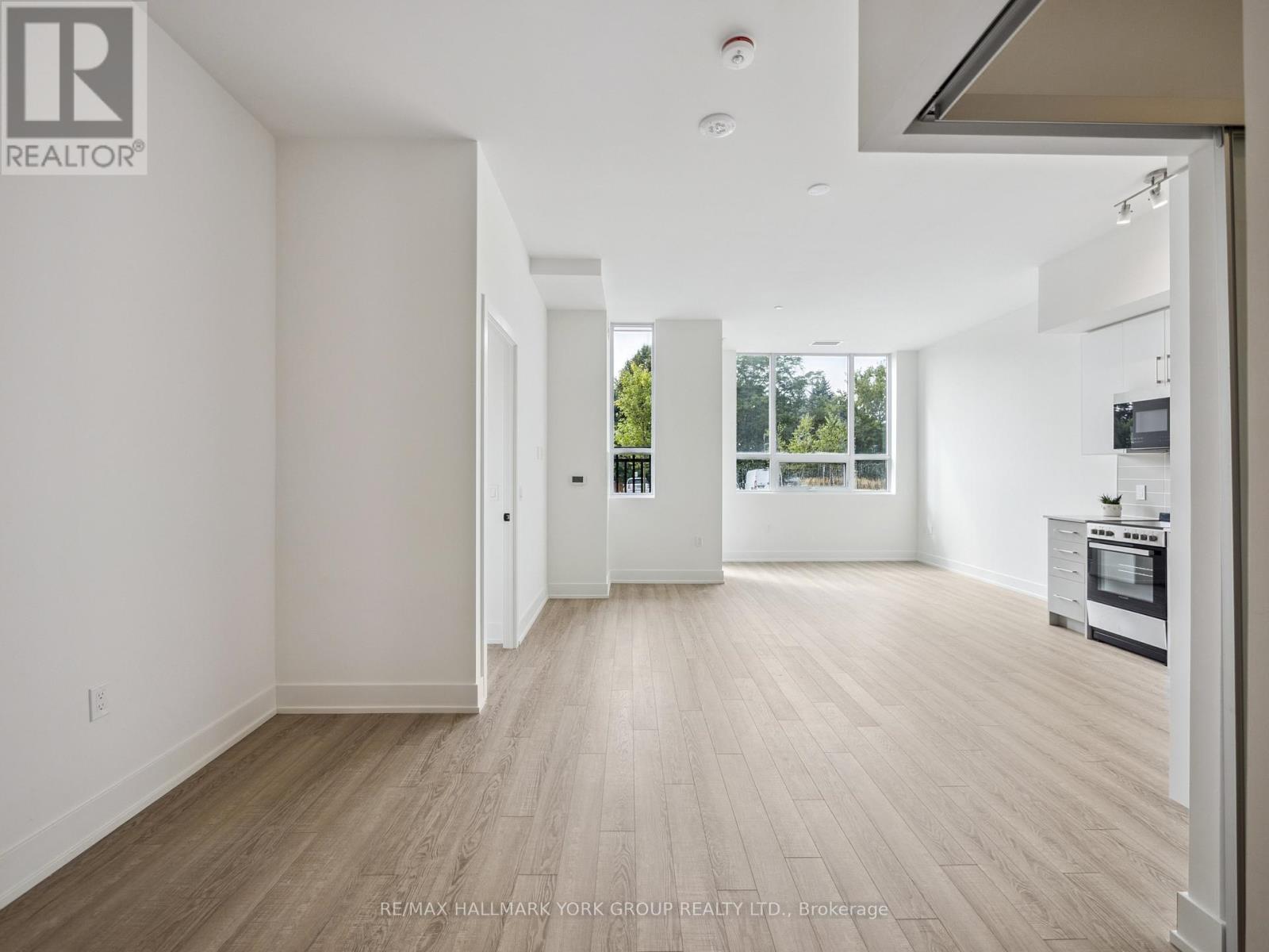 104 - 2075 King Road, King, Ontario  L7B 0R6 - Photo 5 - N12716994