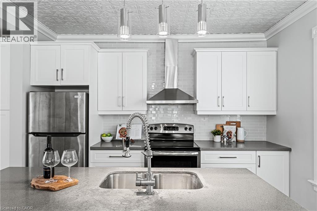 11 Heins Avenue, Kitchener, Ontario  N2G 1Z7 - Photo 16 - 40800005