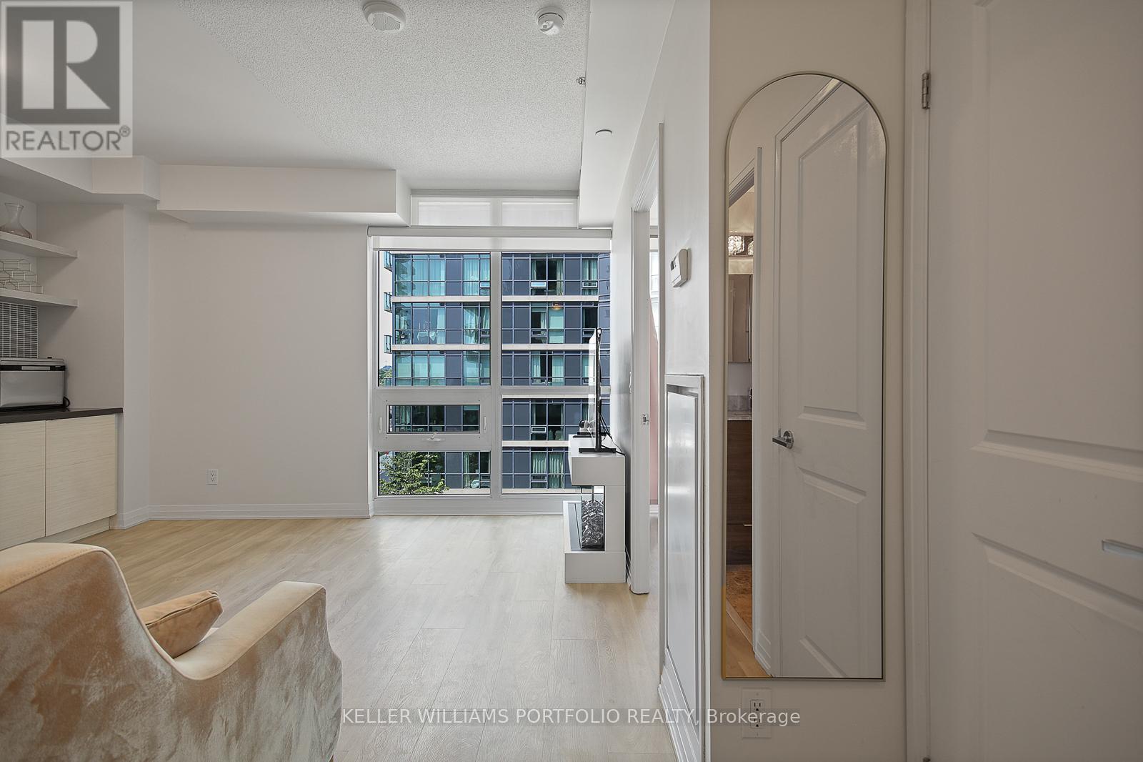 512 - 59 Annie Craig Drive, Toronto, Ontario  M8V 0C4 - Photo 2 - W12716744