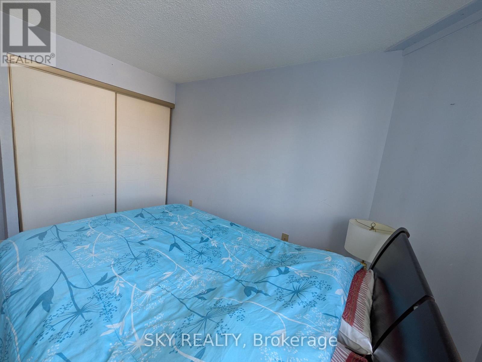 405 - 25 Fairview Road W, Mississauga, Ontario  L5B 3Y8 - Photo 7 - W12716754