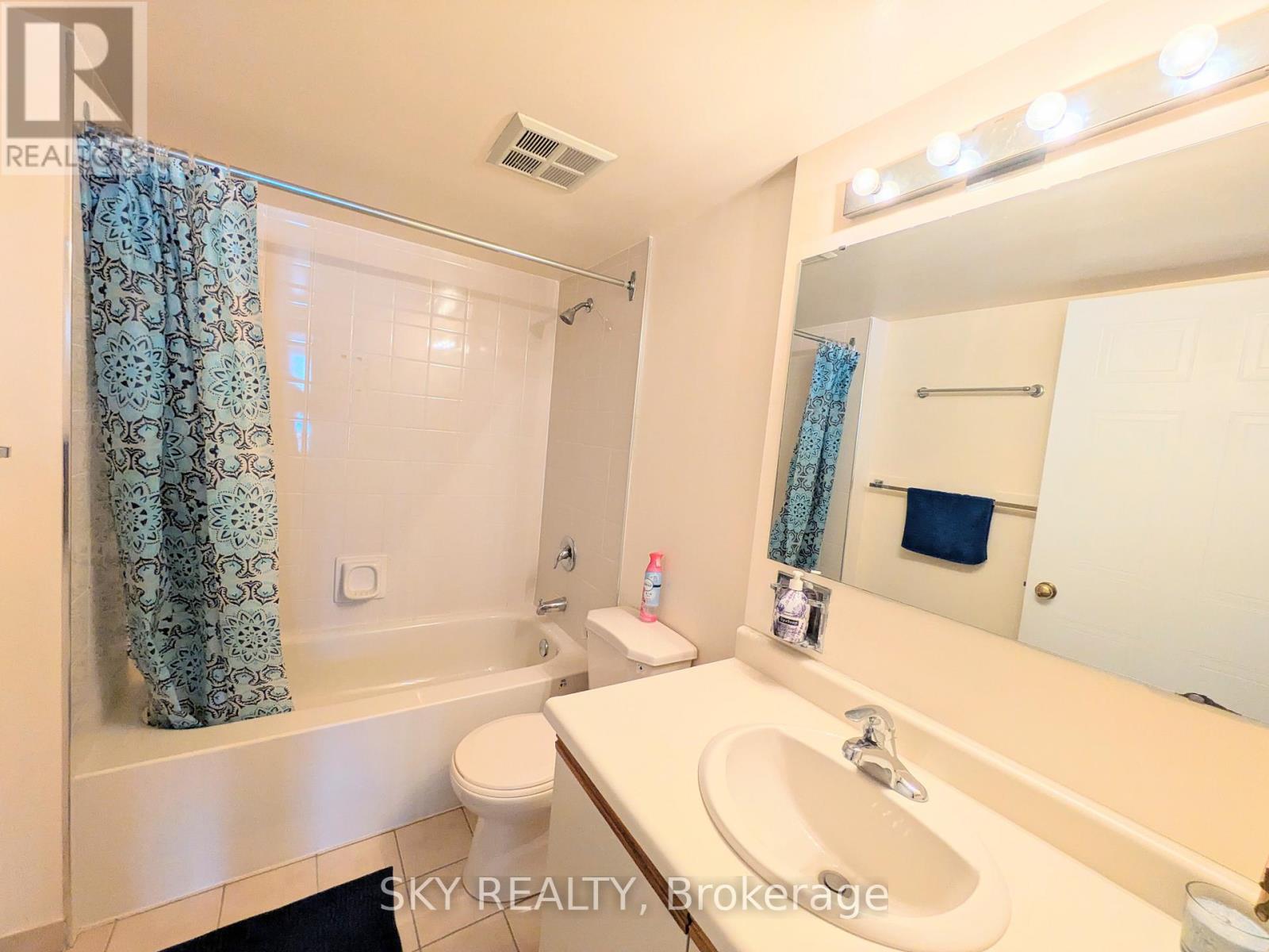 405 - 25 Fairview Road W, Mississauga, Ontario  L5B 3Y8 - Photo 8 - W12716754