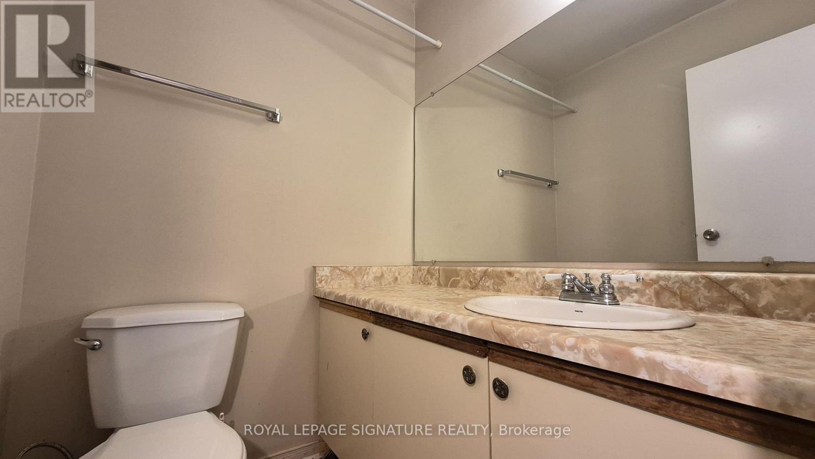 15 - 1039 Cedarglen Gate, Mississauga, Ontario  L5C 3A7 - Photo 15 - W12716778