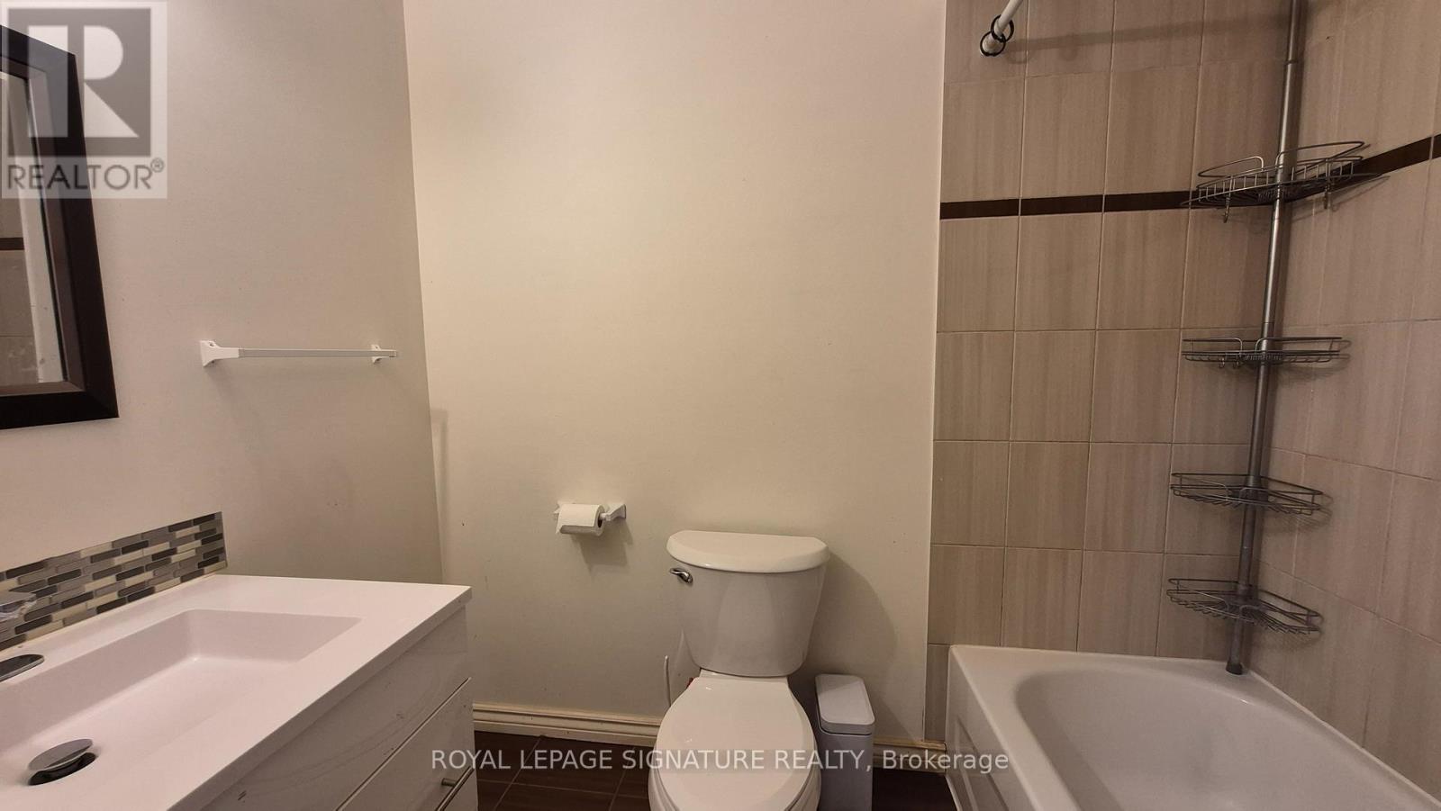 15 - 1039 Cedarglen Gate, Mississauga, Ontario  L5C 3A7 - Photo 18 - W12716778