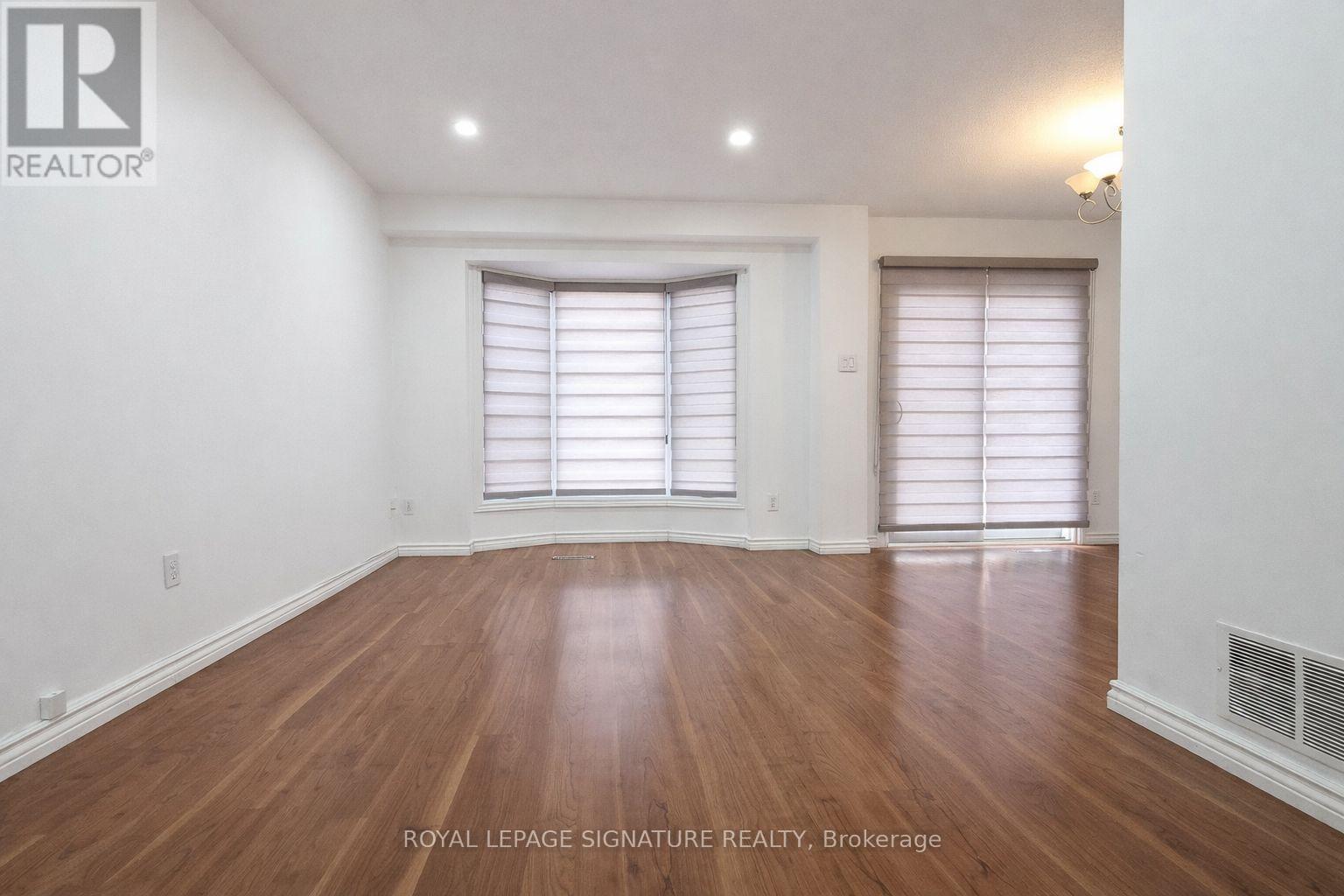 15 - 1039 Cedarglen Gate, Mississauga, Ontario  L5C 3A7 - Photo 7 - W12716778