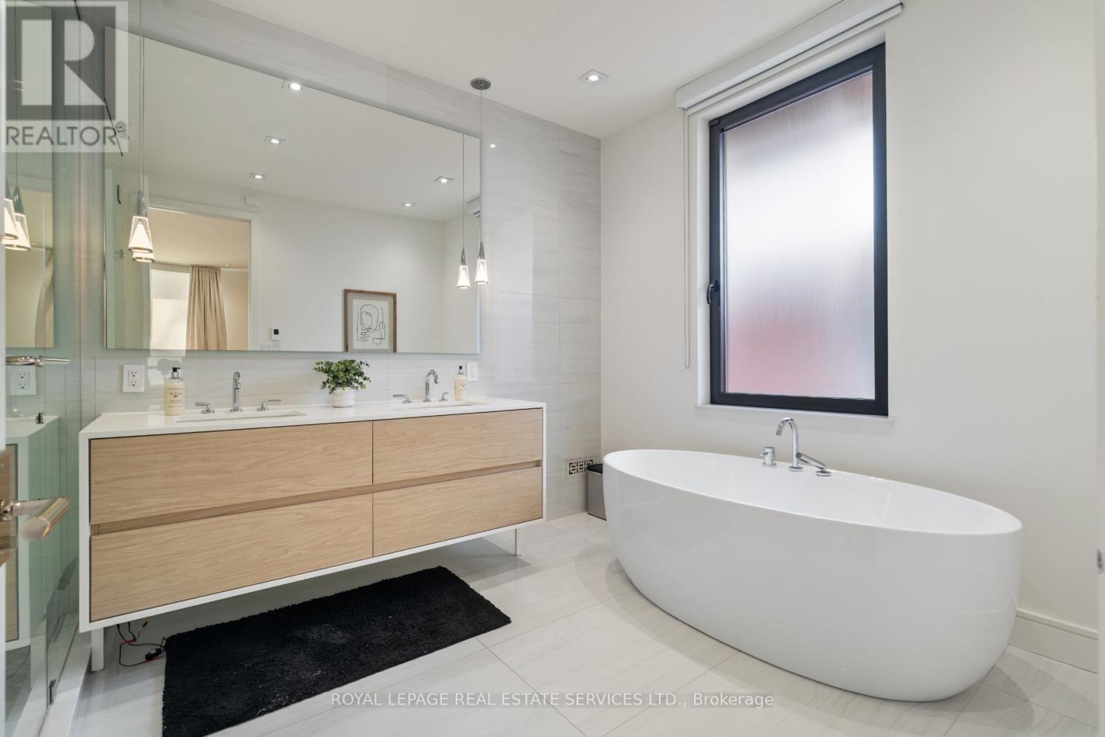 96 Montgomery Road, Toronto, Ontario  M9A 3N5 - Photo 19 - W12716792