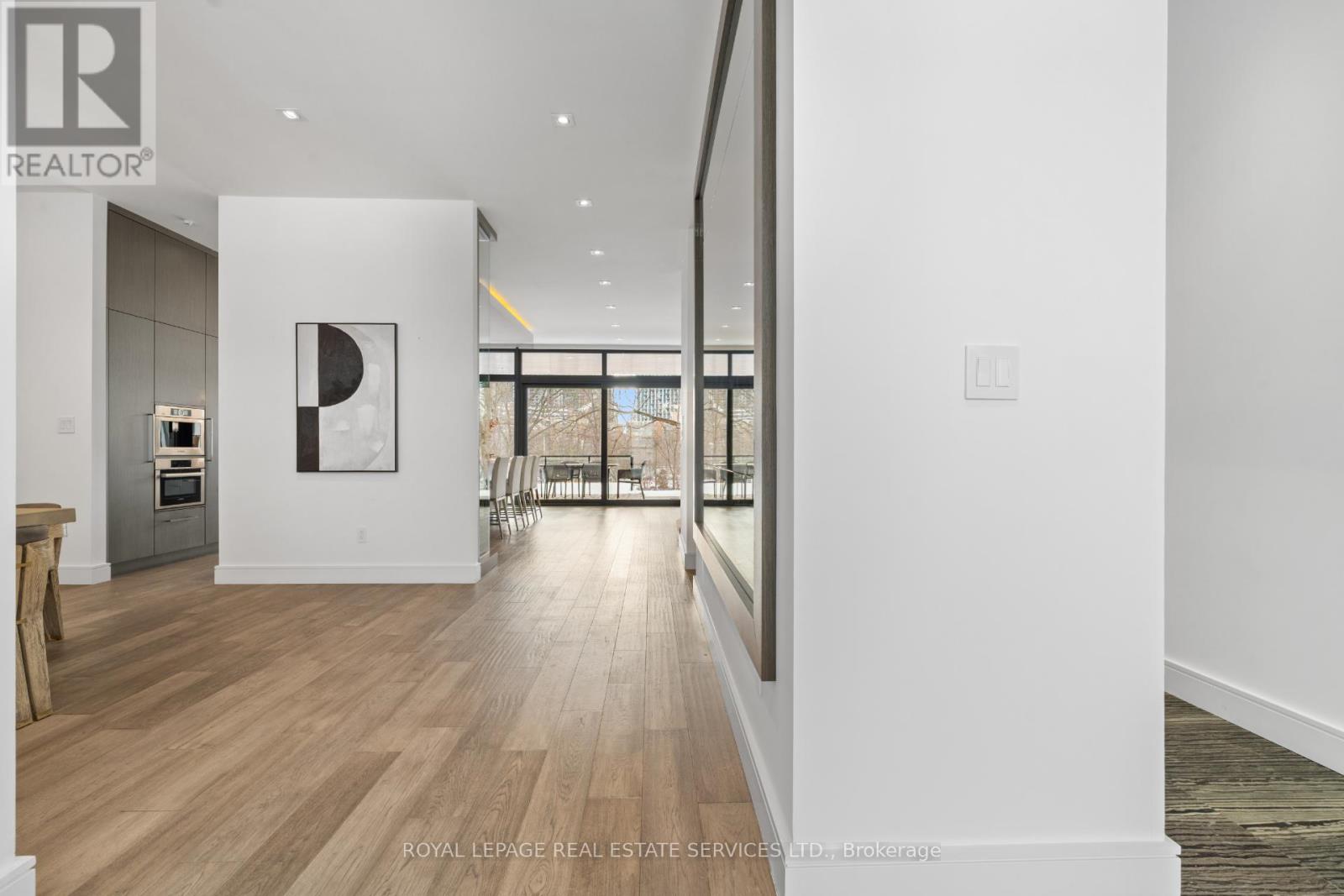 96 Montgomery Road, Toronto, Ontario  M9A 3N5 - Photo 3 - W12716792