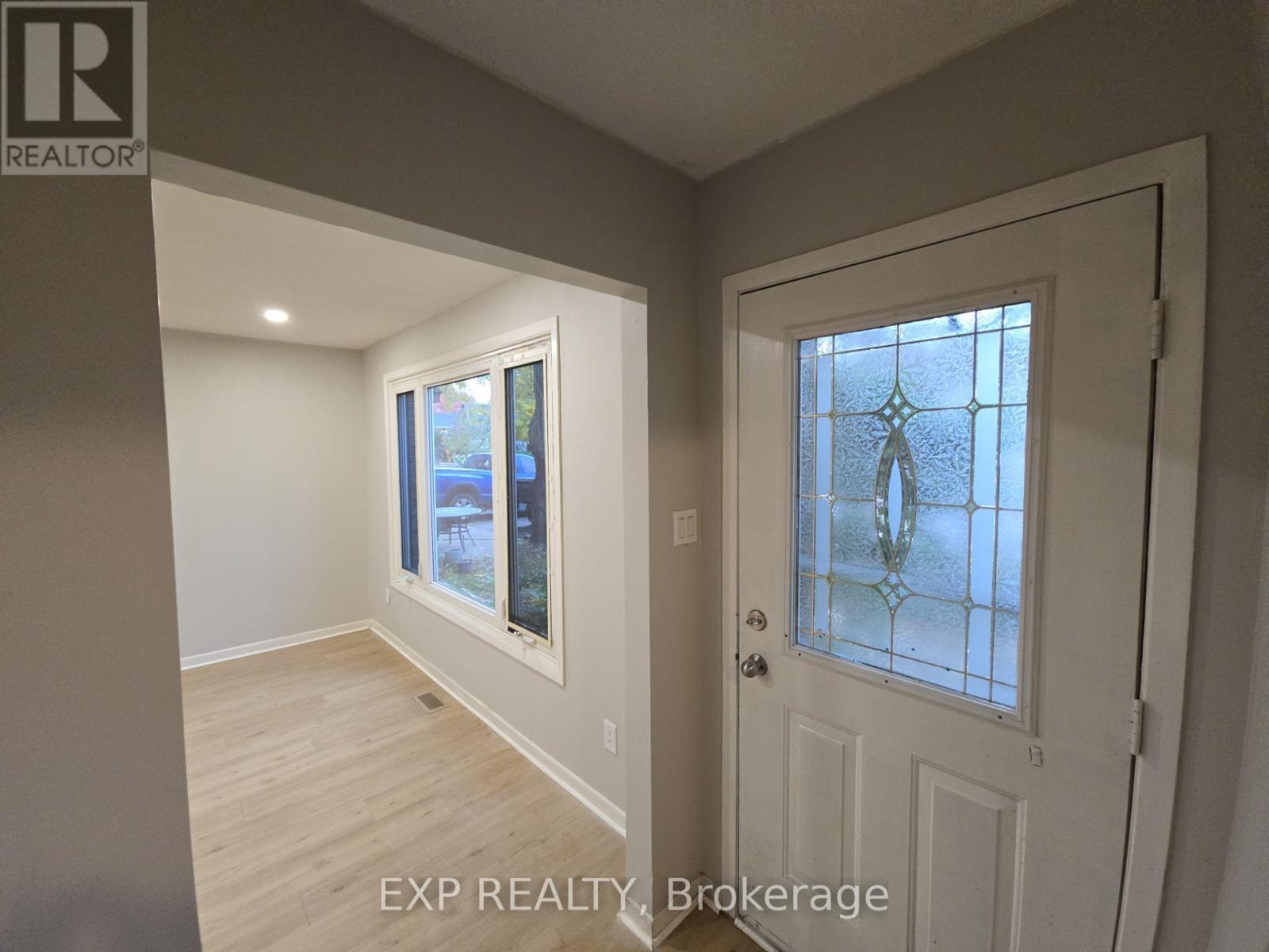 Main Level - 89 Wellington Street E, Brampton, Ontario  L6W 1Y6 - Photo 2 - W12716818