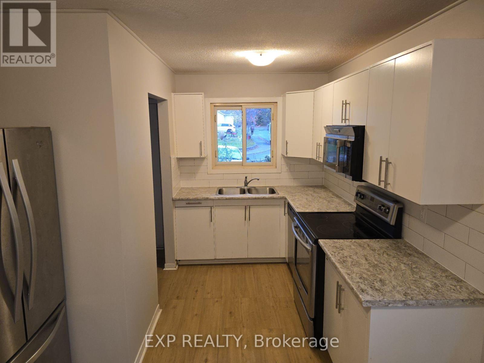 Main Level - 89 Wellington Street E, Brampton, Ontario  L6W 1Y6 - Photo 4 - W12716818