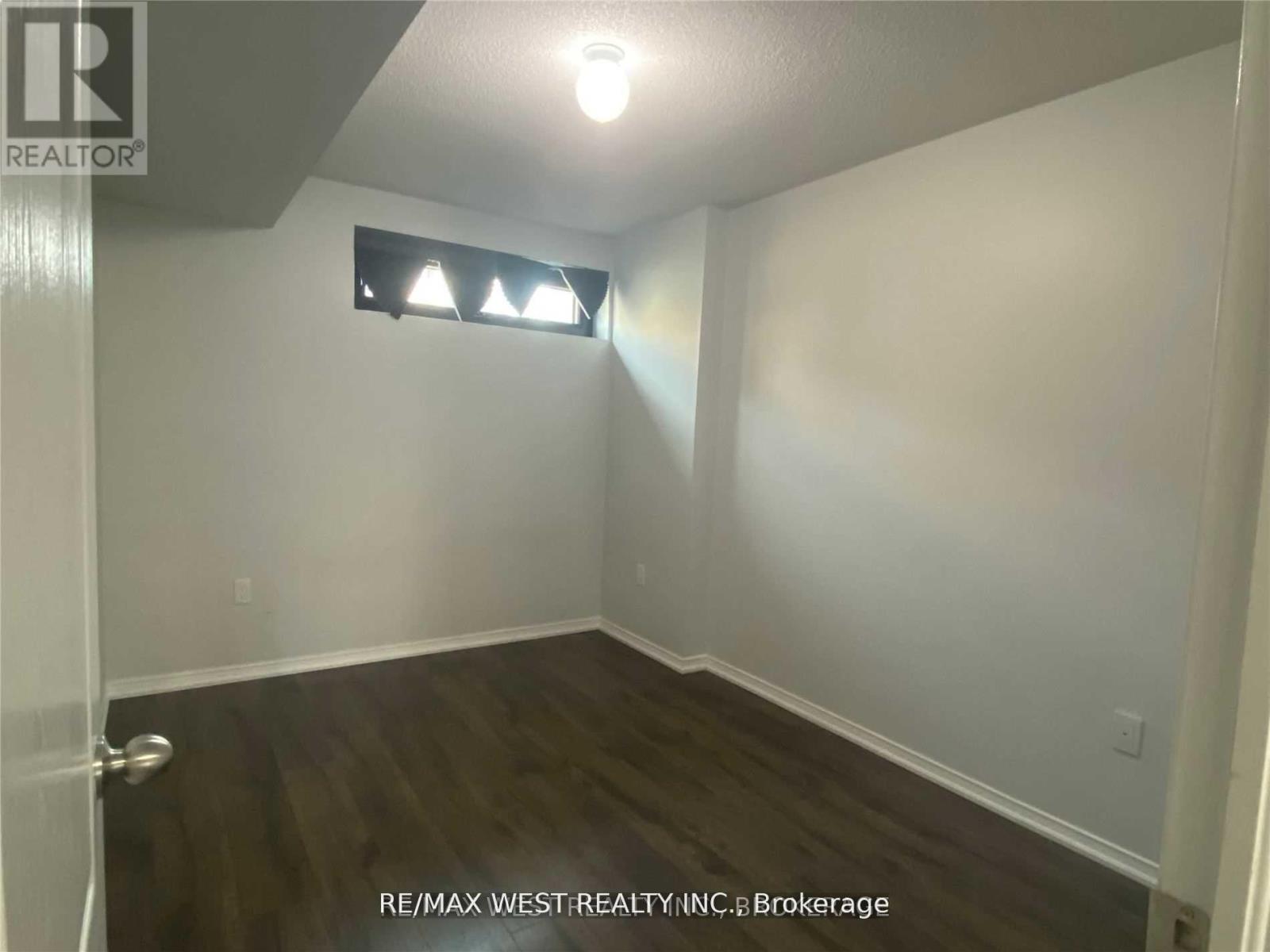 421 - 130 Widdicombe Hill Boulevard, Toronto, Ontario  M9R 4A6 - Photo 9 - W12716840